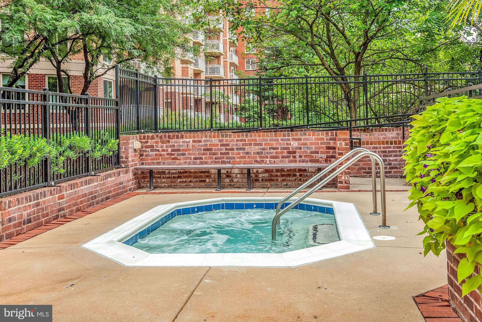 DOWNTOWN BETHESDA - Residential