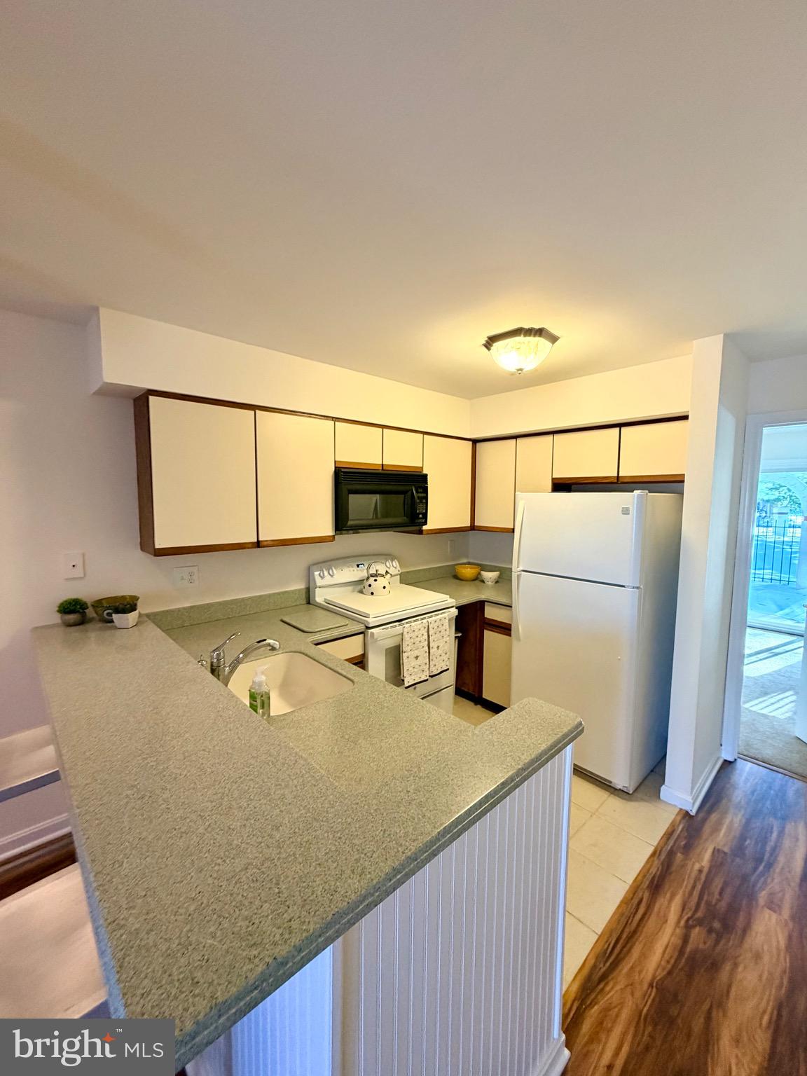 QUEENS LANDING - Residential