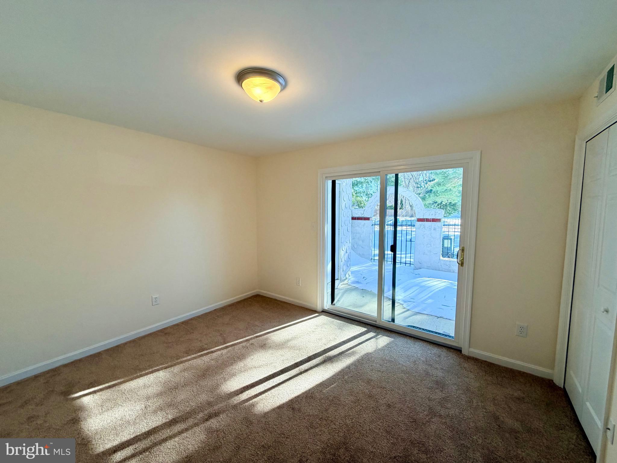 QUEENS LANDING - Residential