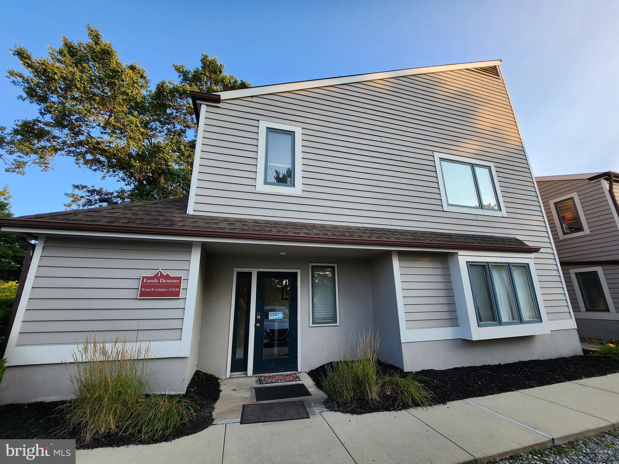 Medical/Dental Office available in the Summit Medical Complex. This unit is comprised of 3 Completely Fitted out dental operatories, a laboratory, bathroom, front desk area, waiting room and office area. Monthly Condo fee $370 and is managed by Charter Management.