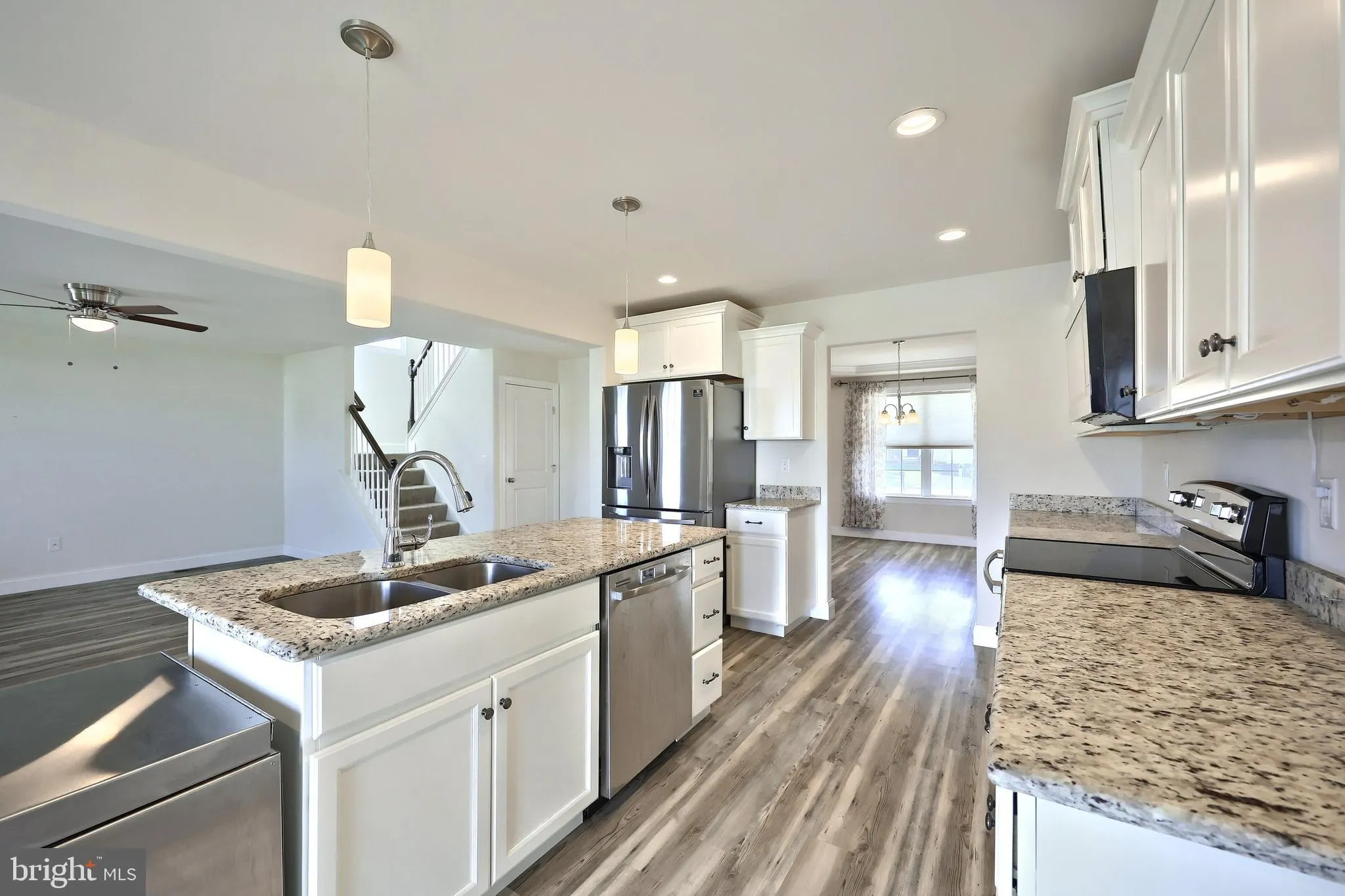 Mount Wolf, Pennsylvania 17347, United States, 4 Bedrooms Bedrooms, ,3 BathroomsBathrooms,Residential,Pending,241310