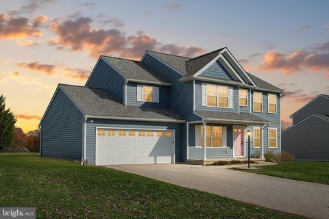 Photo of 125 Payne Drive, MOUNT WOLF, PA 17347 (MLS # PAYK2093422)