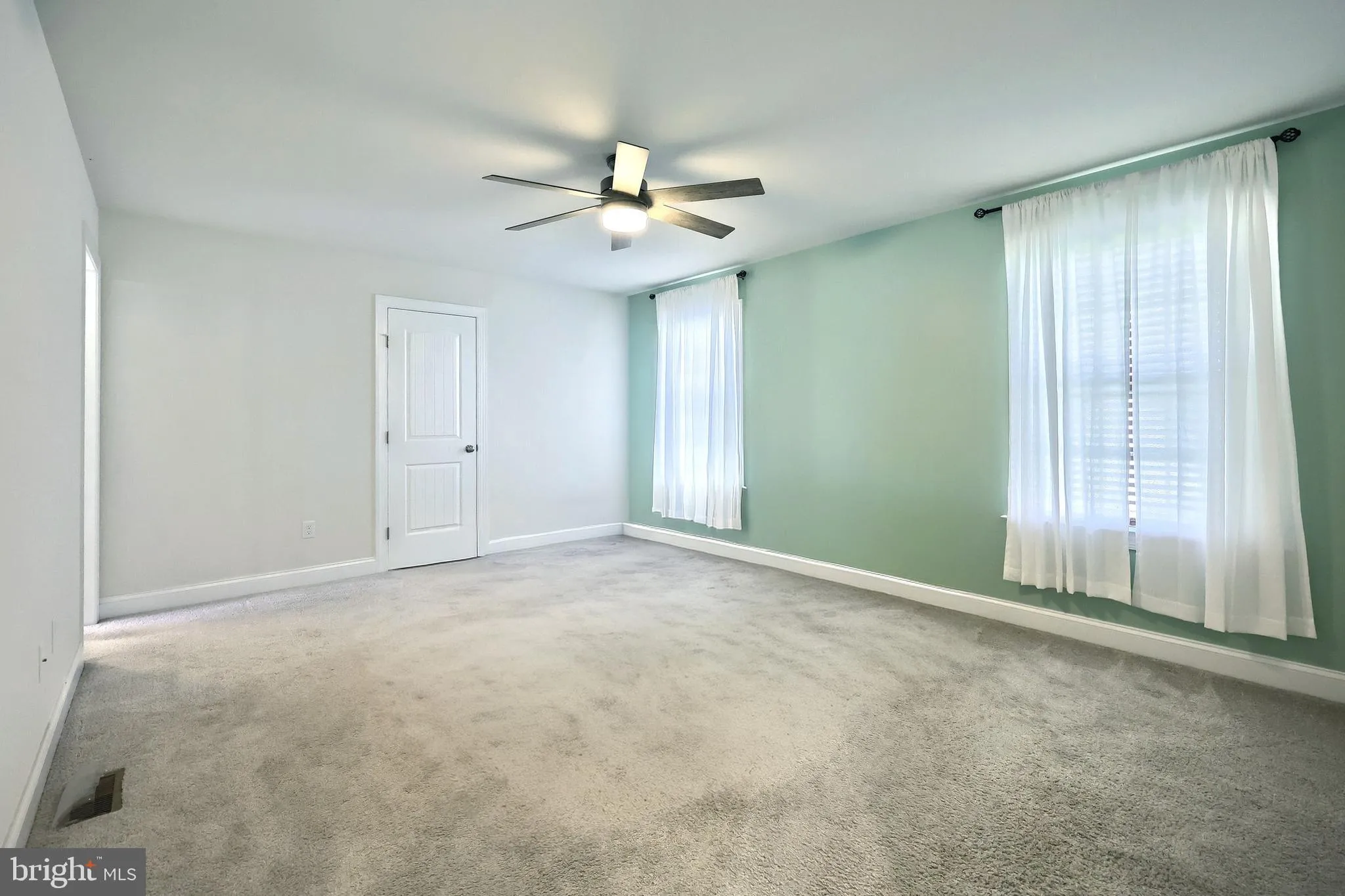 Mount Wolf, Pennsylvania 17347, United States, 4 Bedrooms Bedrooms, ,3 BathroomsBathrooms,Residential,Pending,241310