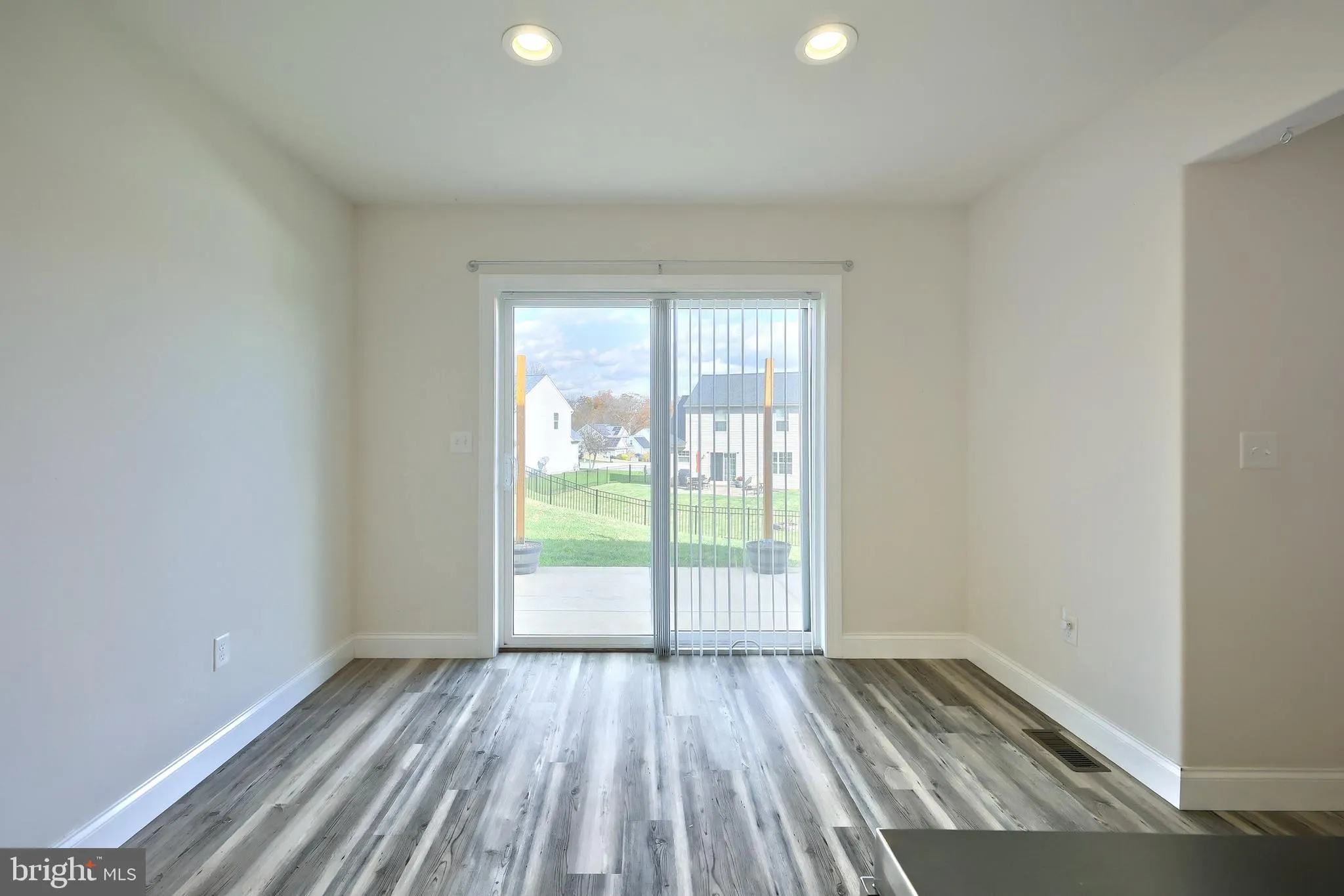 Mount Wolf, Pennsylvania 17347, United States, 4 Bedrooms Bedrooms, ,3 BathroomsBathrooms,Residential,Pending,241310