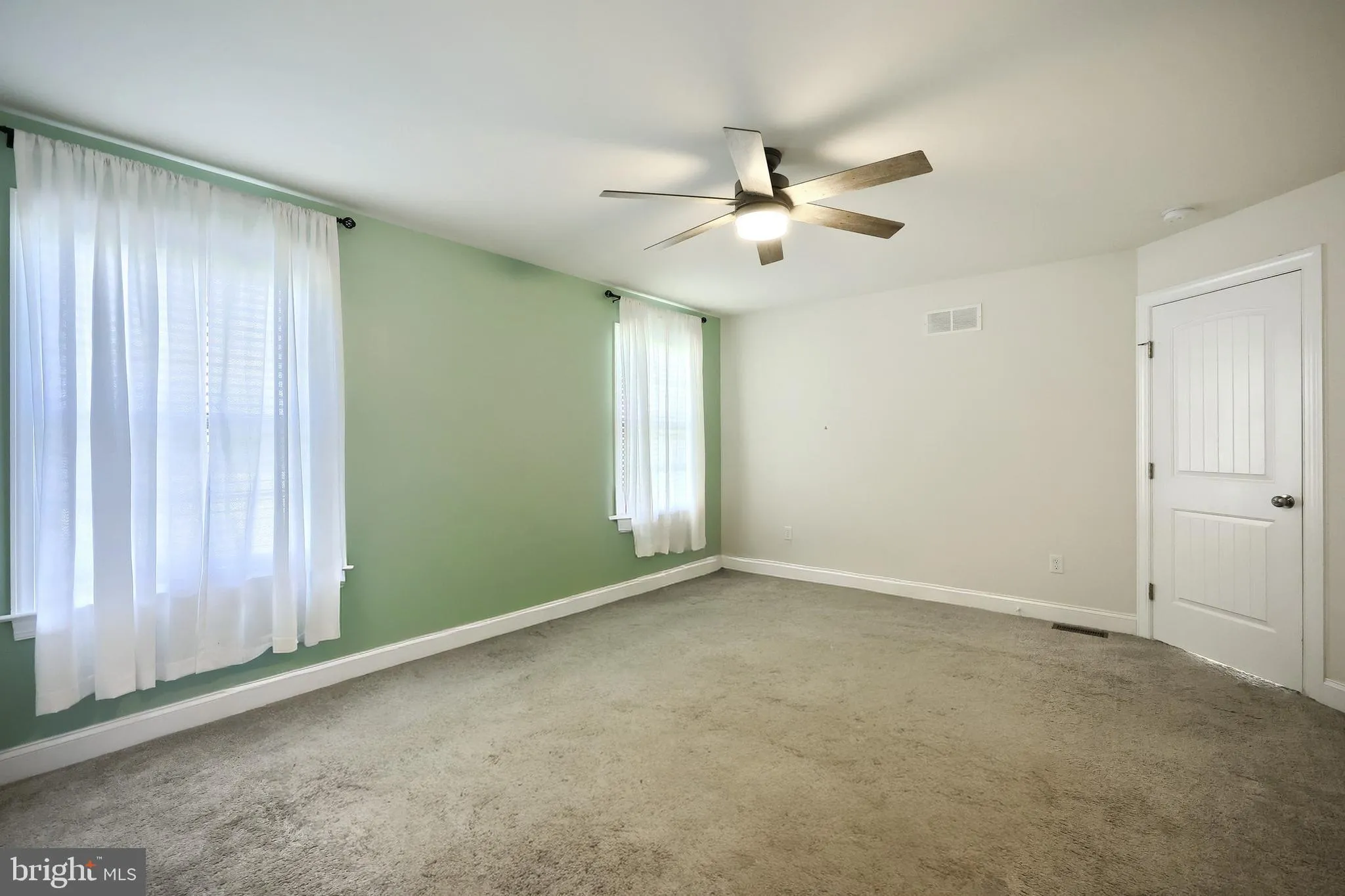 Mount Wolf, Pennsylvania 17347, United States, 4 Bedrooms Bedrooms, ,3 BathroomsBathrooms,Residential,Pending,241310