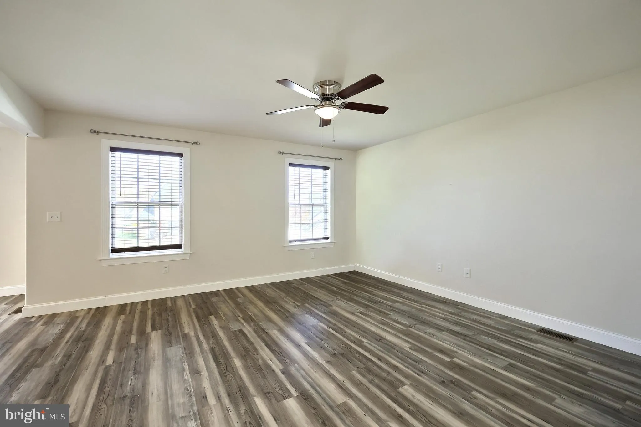 Mount Wolf, Pennsylvania 17347, United States, 4 Bedrooms Bedrooms, ,3 BathroomsBathrooms,Residential,Pending,241310