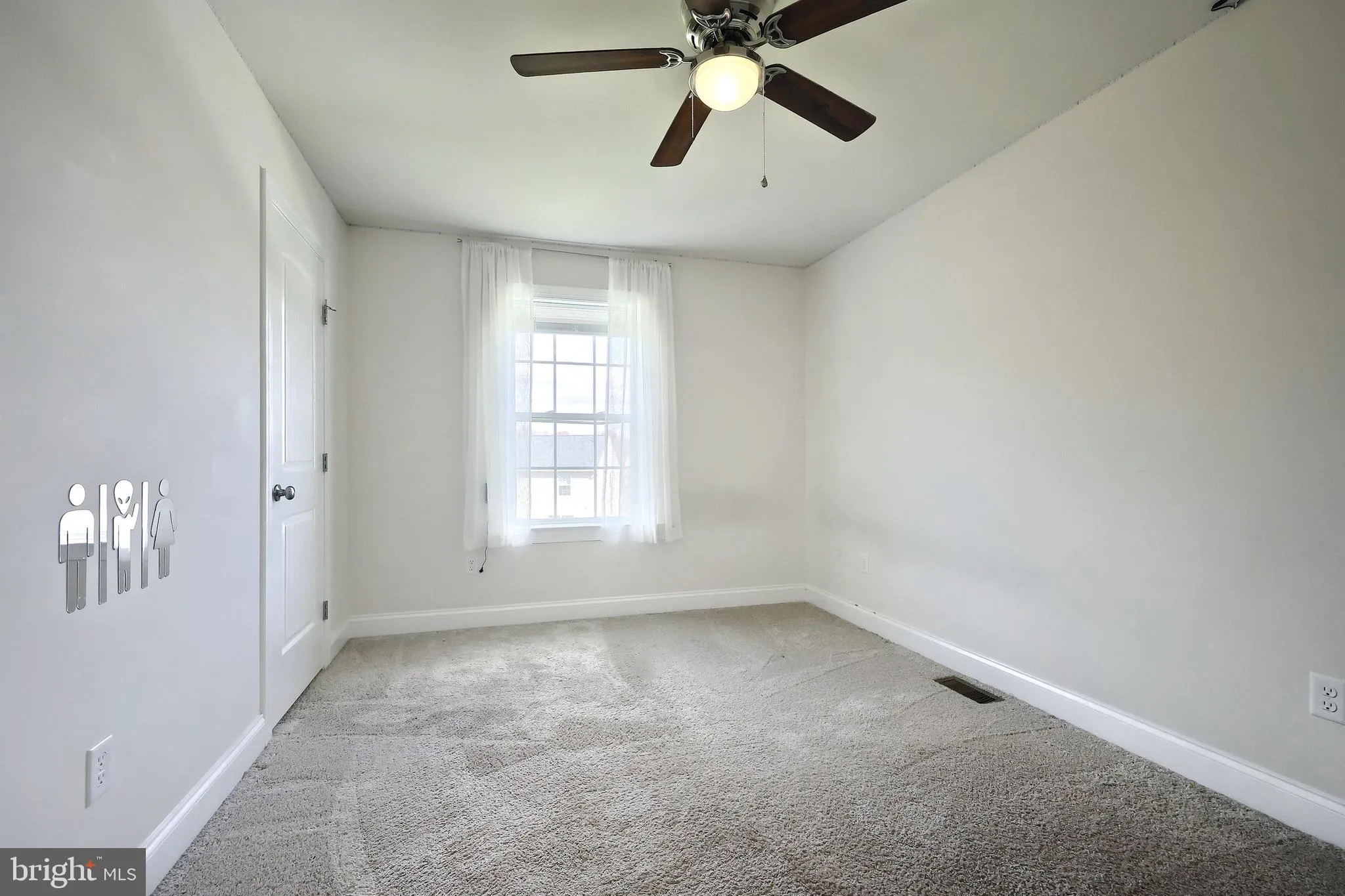 Mount Wolf, Pennsylvania 17347, United States, 4 Bedrooms Bedrooms, ,3 BathroomsBathrooms,Residential,Pending,241310