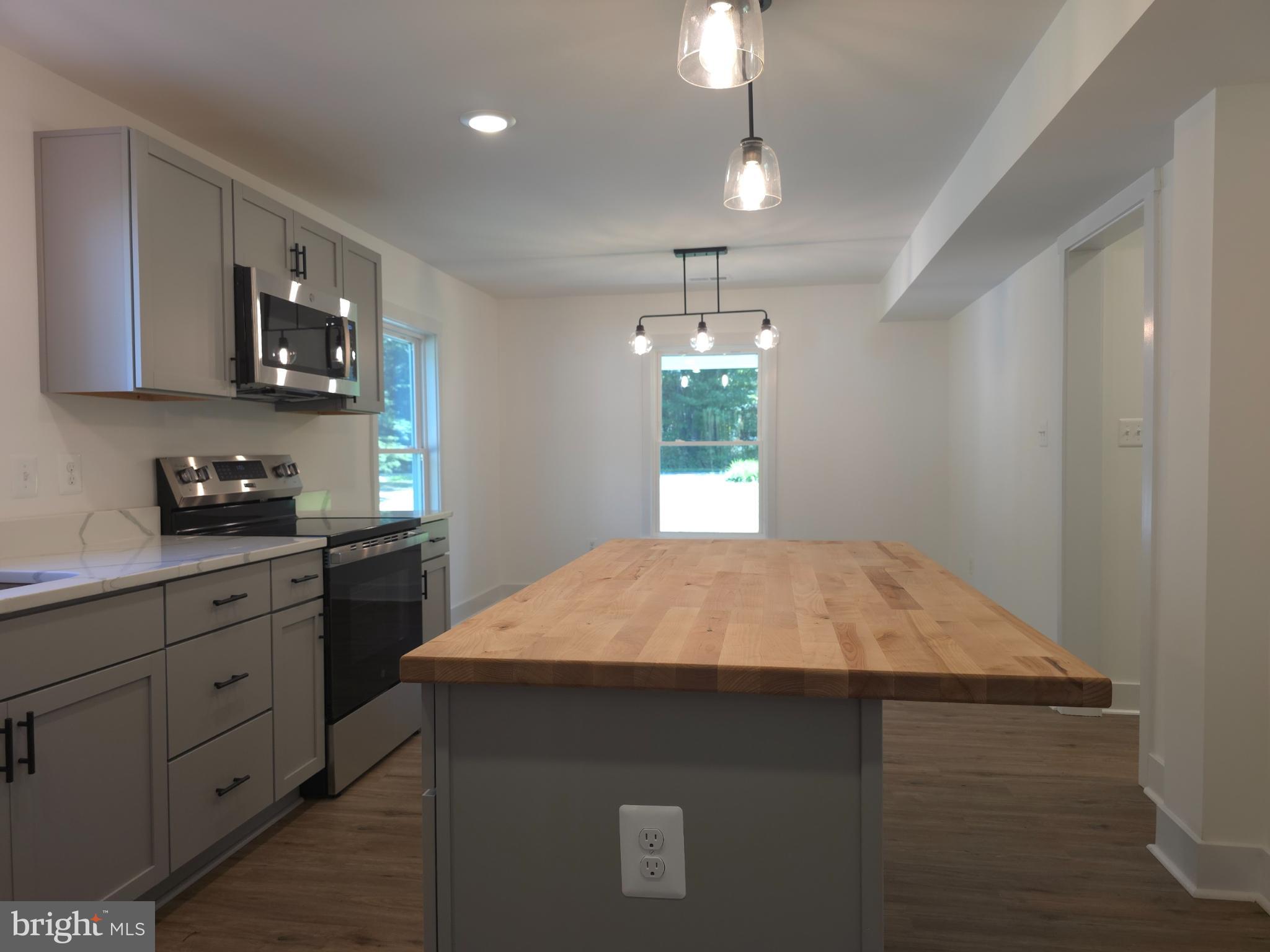 COURTHOUSE ROAD - Residential Lease