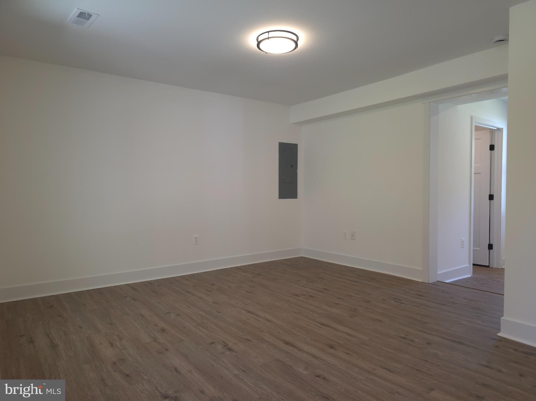 COURTHOUSE ROAD - Residential Lease