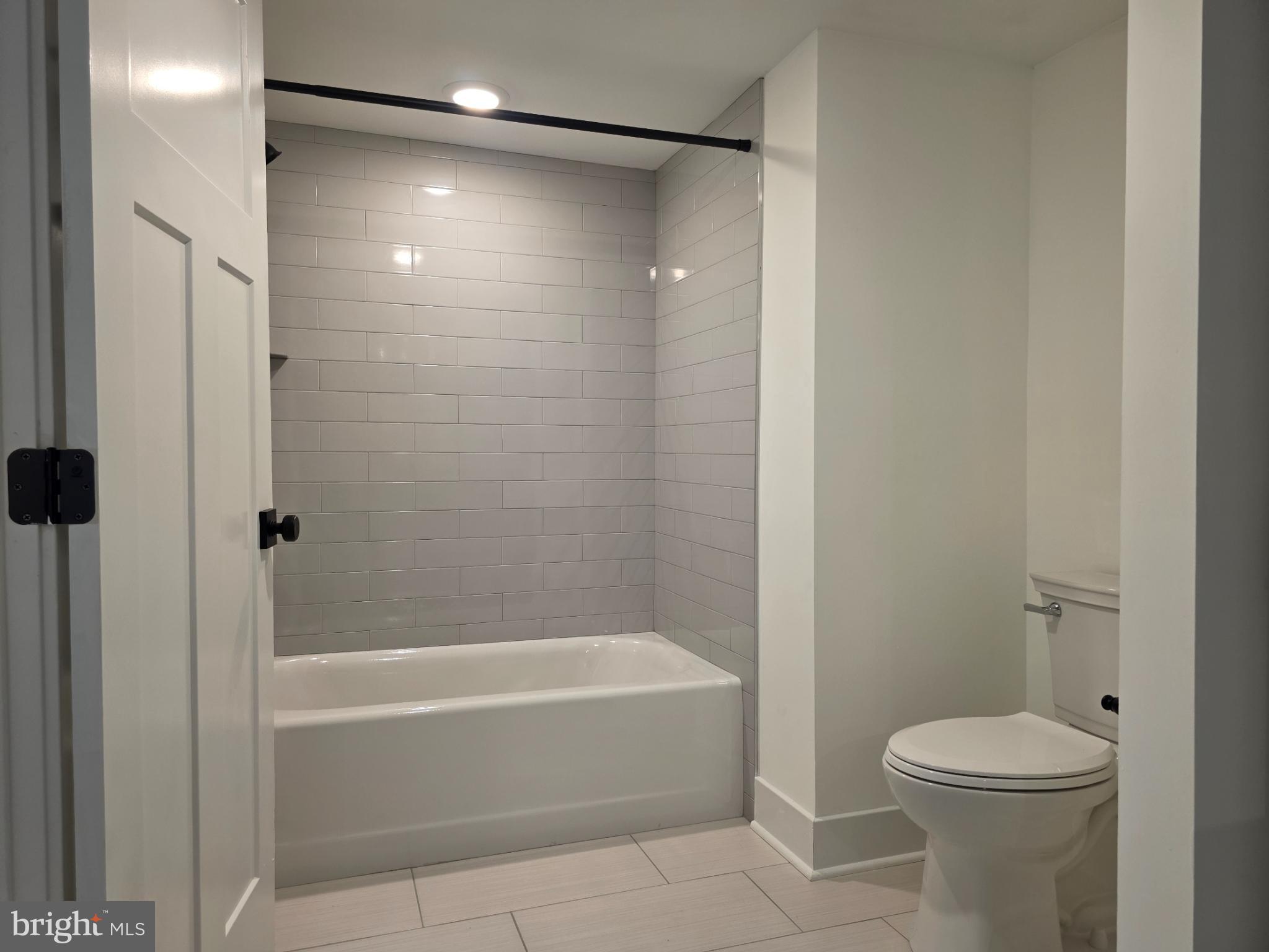 COURTHOUSE ROAD - Residential Lease