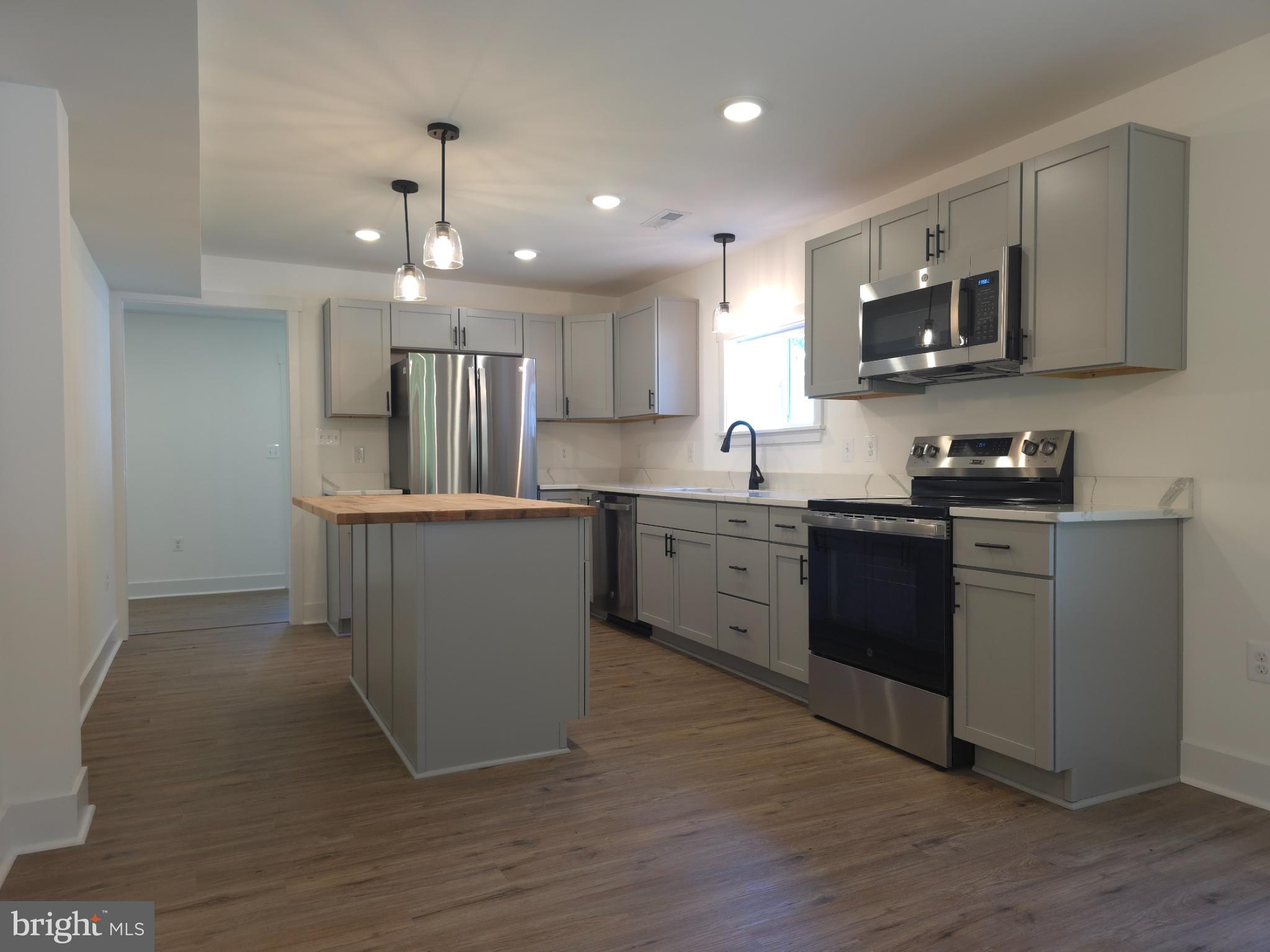 COURTHOUSE ROAD - Residential Lease