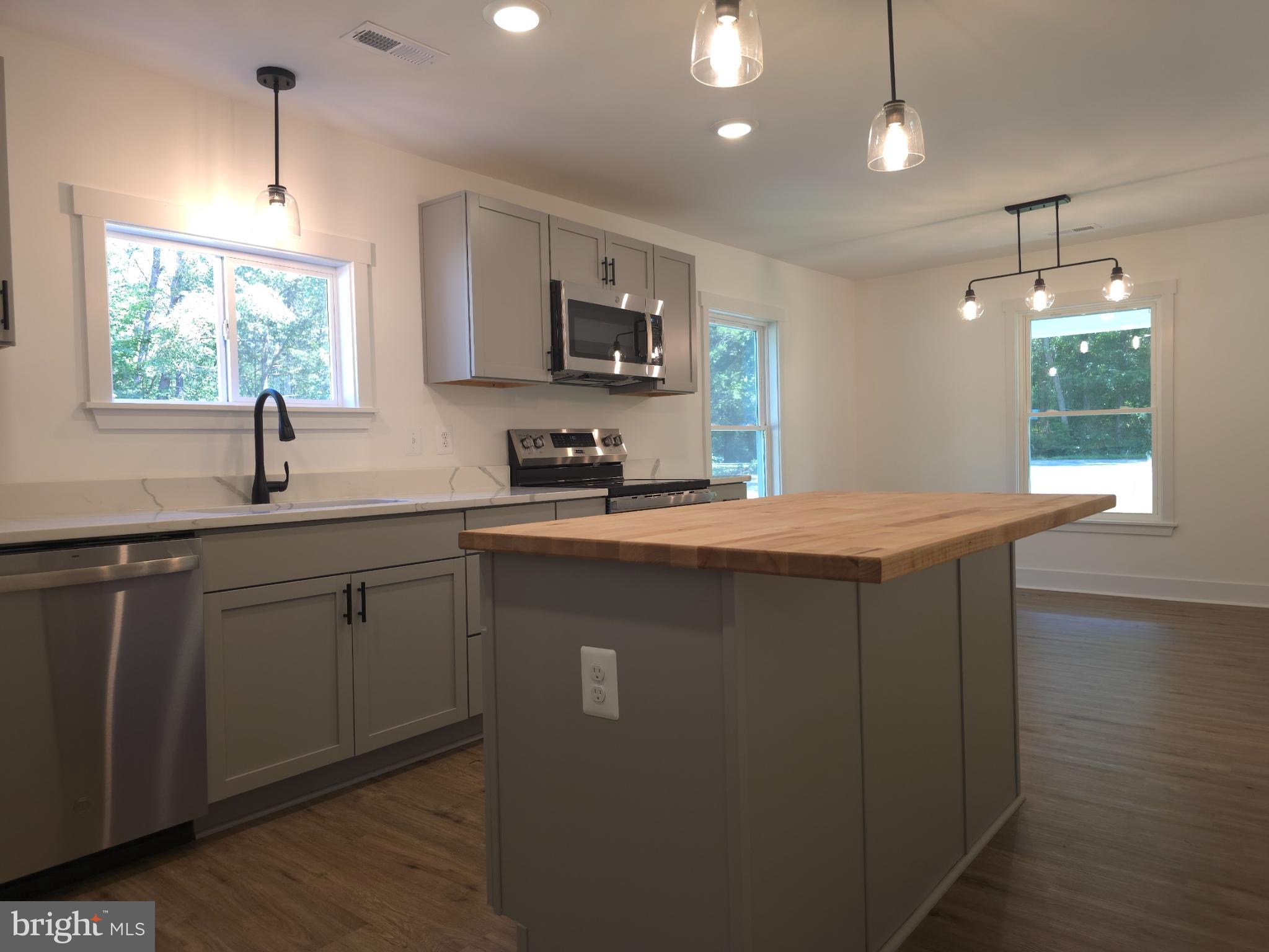 COURTHOUSE ROAD - Residential Lease