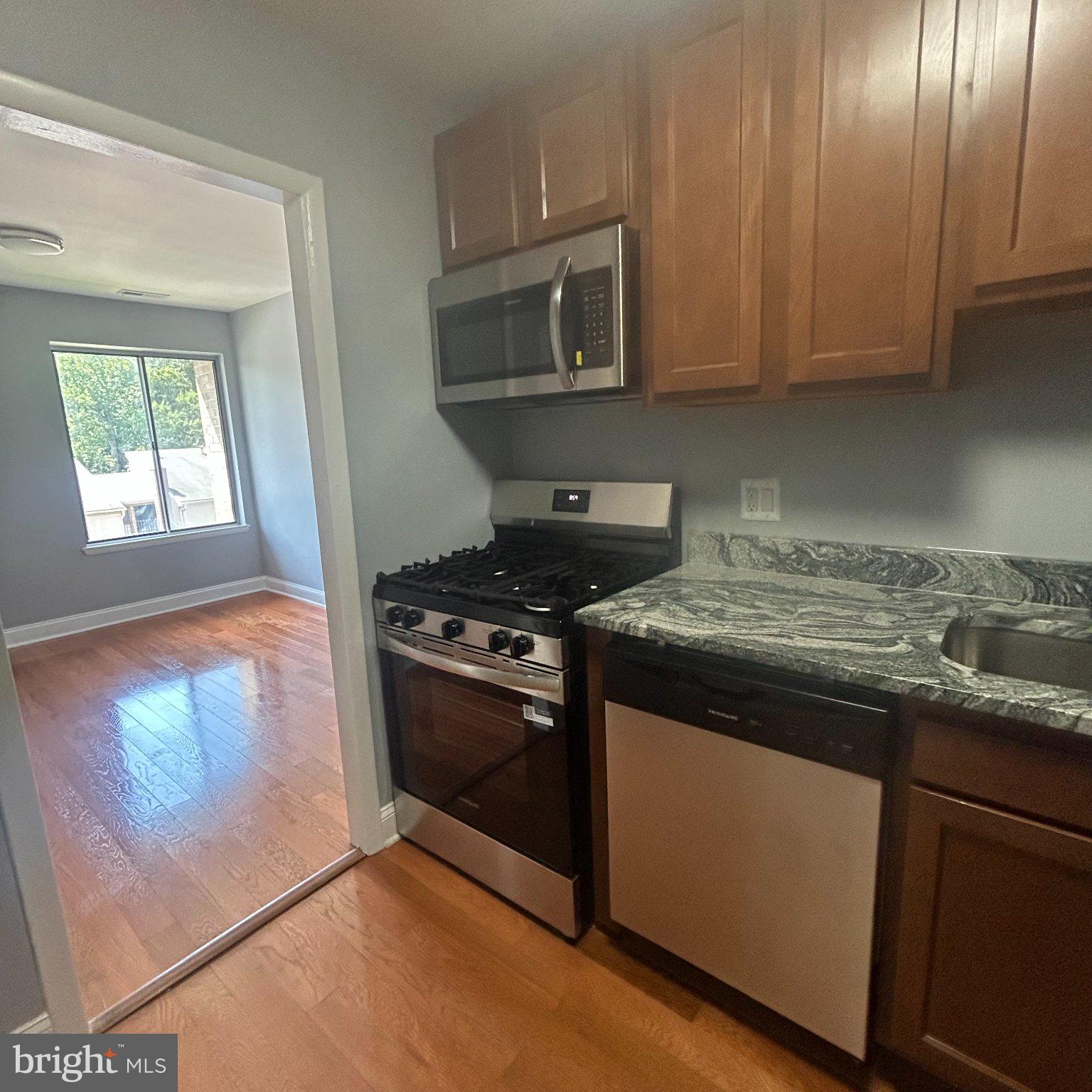 10549 TWIN RIVERS ROAD E-1