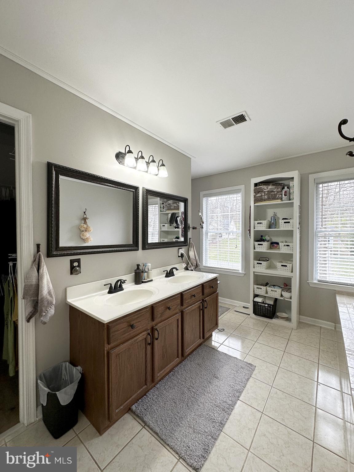 STONELEIGH - Residential