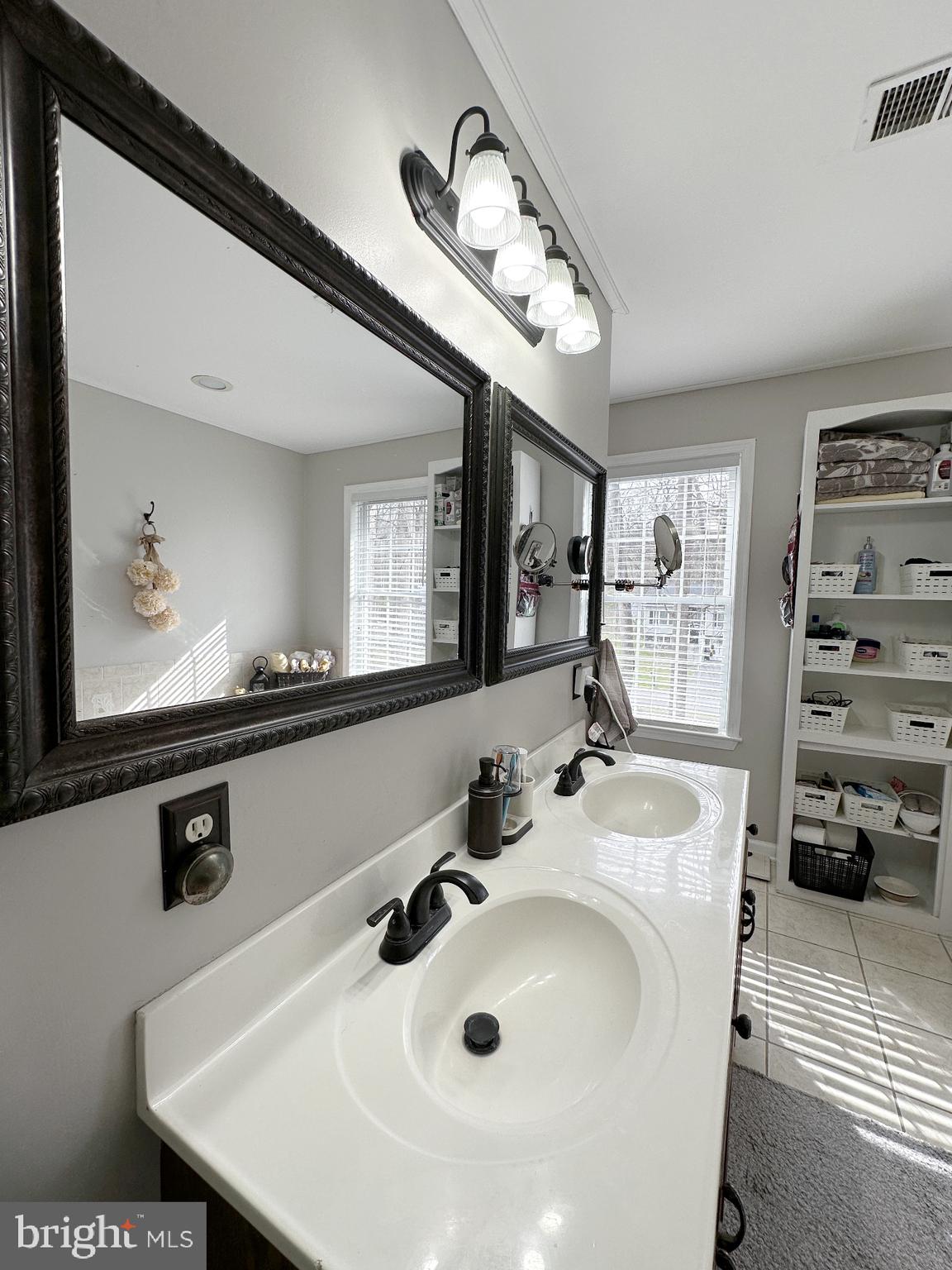 STONELEIGH - Residential