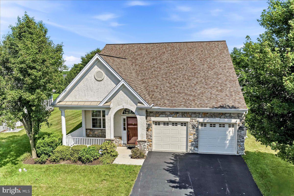 207 HENDRICKSON LANE