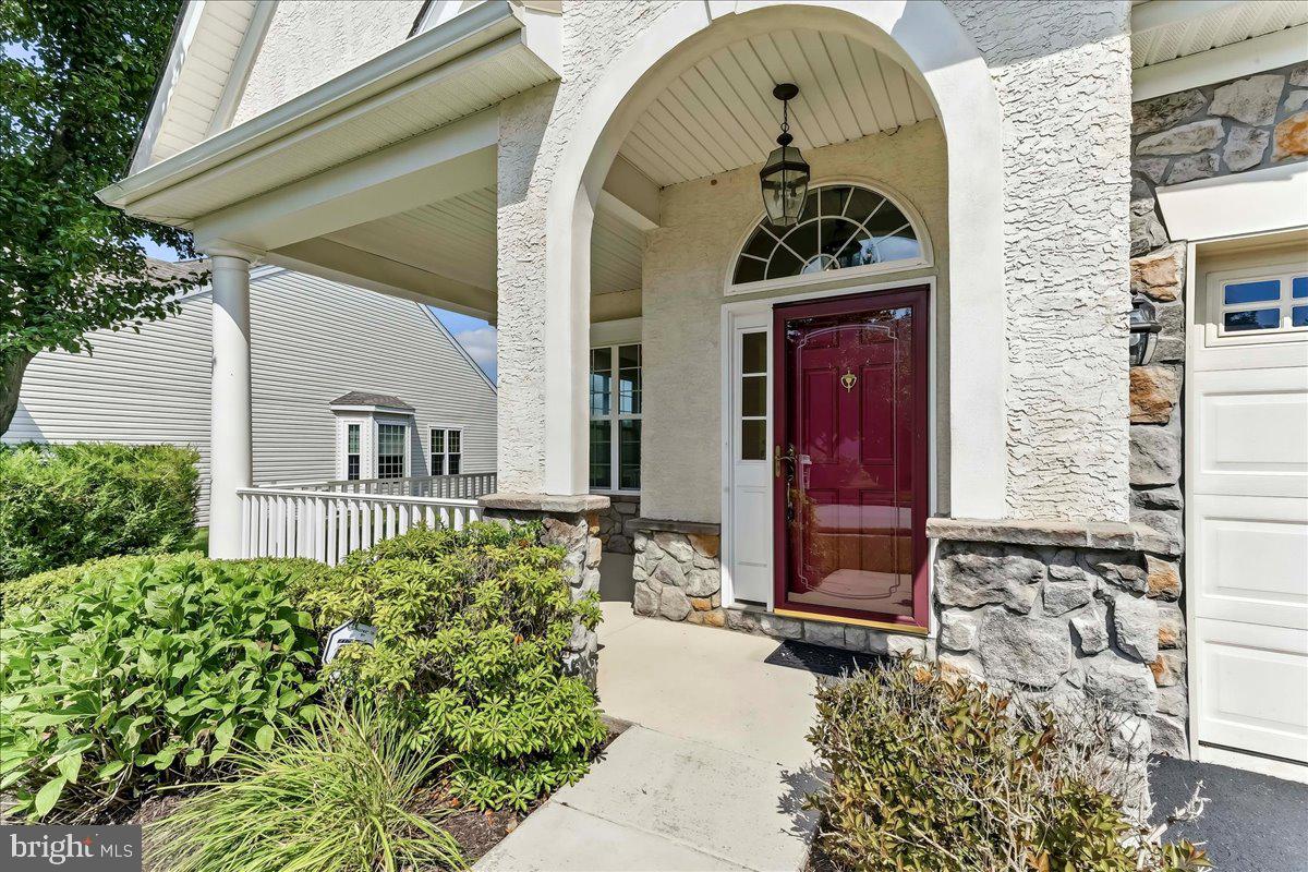 207 HENDRICKSON LANE