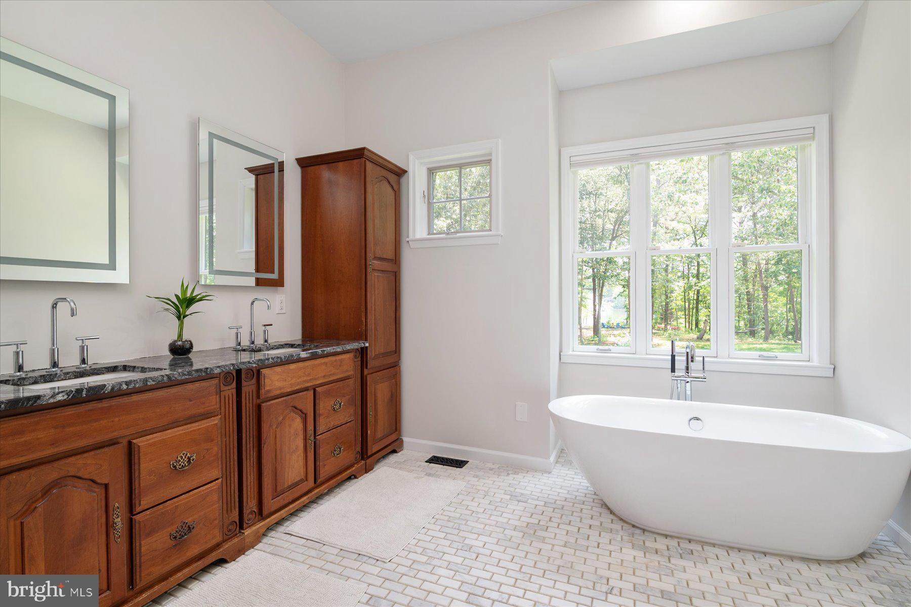 NORTH SHORE - Residential