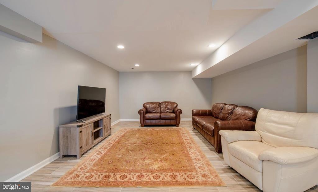 SENECA FARMS - Residential