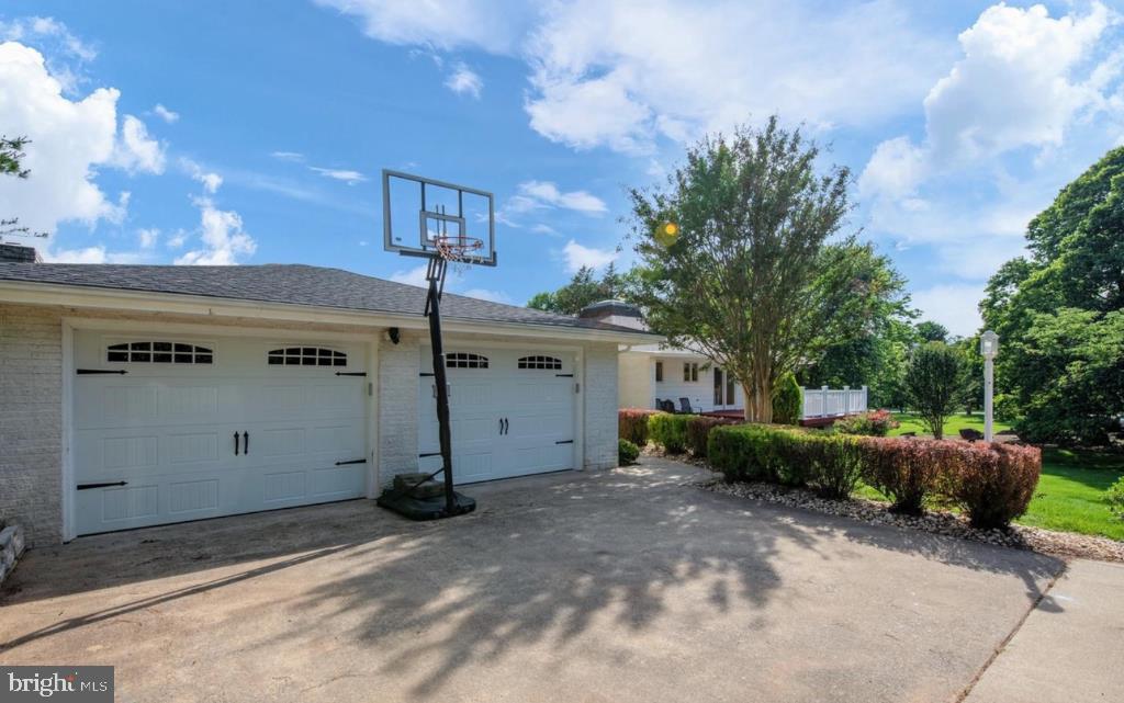 SENECA FARMS - Residential