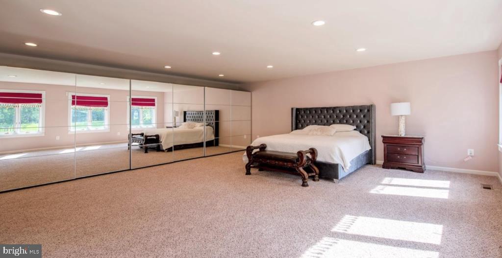 SENECA FARMS - Residential