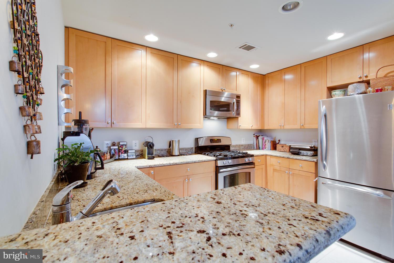 ECLIPSE ON CENTER PARK - Residential Lease