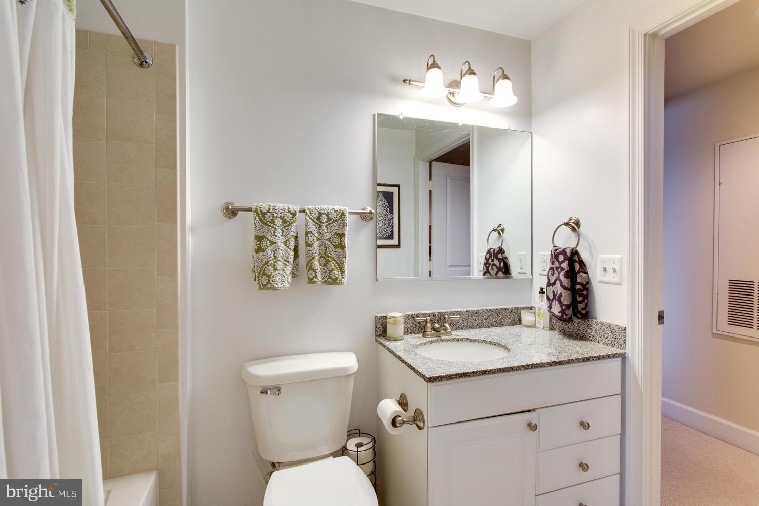 ECLIPSE ON CENTER PARK - Residential Lease