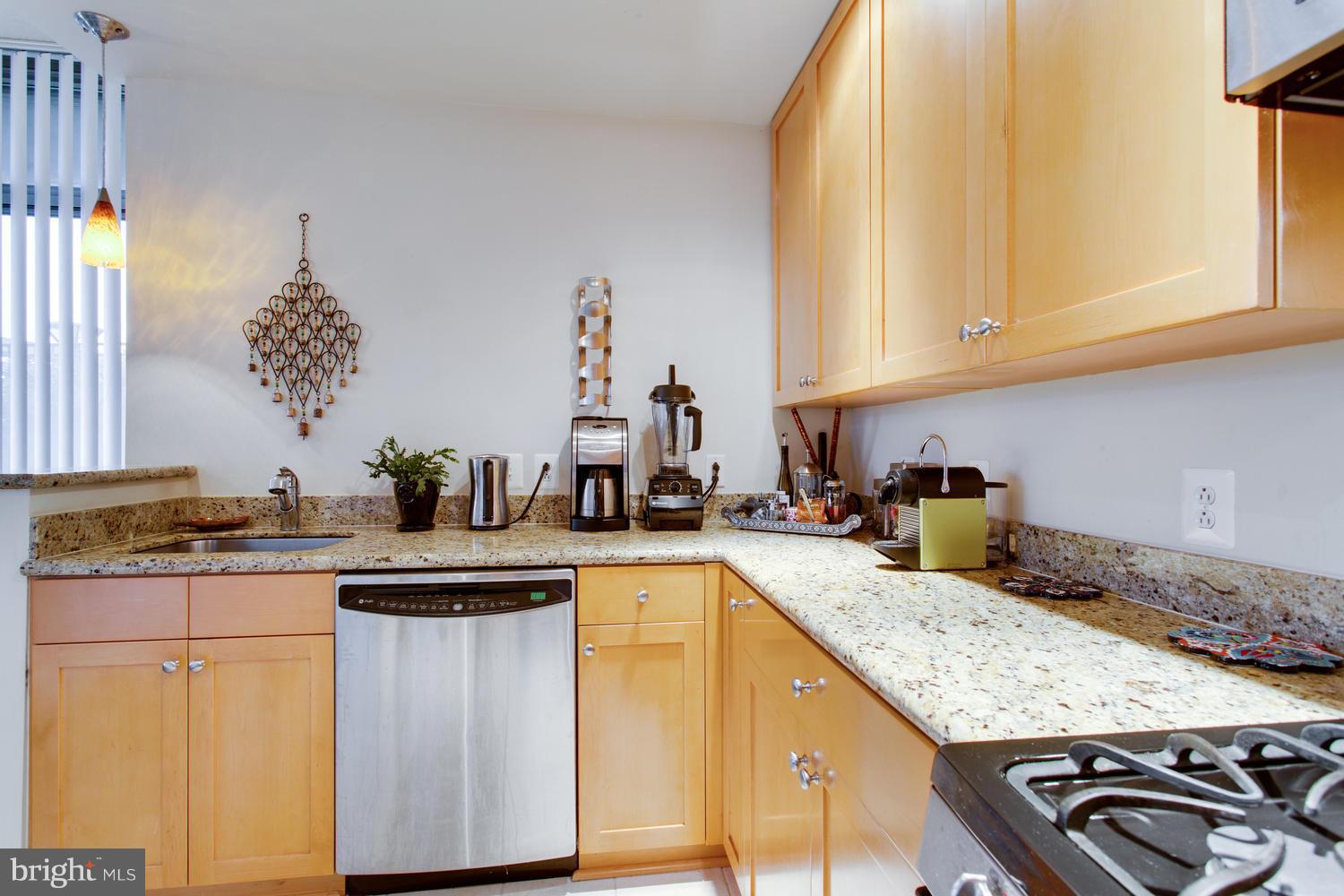 ECLIPSE ON CENTER PARK - Residential Lease