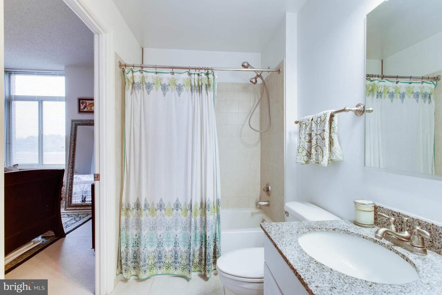 ECLIPSE ON CENTER PARK - Residential Lease