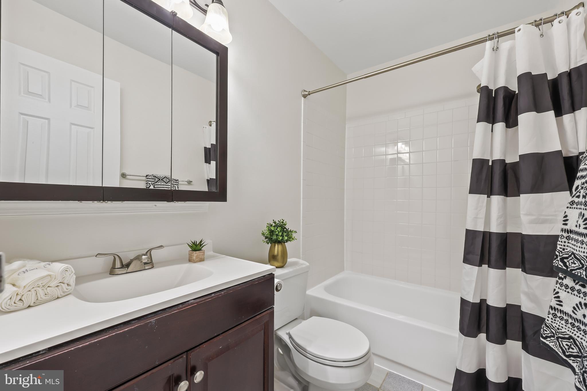 TERRACE TOWNHOUSES OF ANNANDALE - Residential