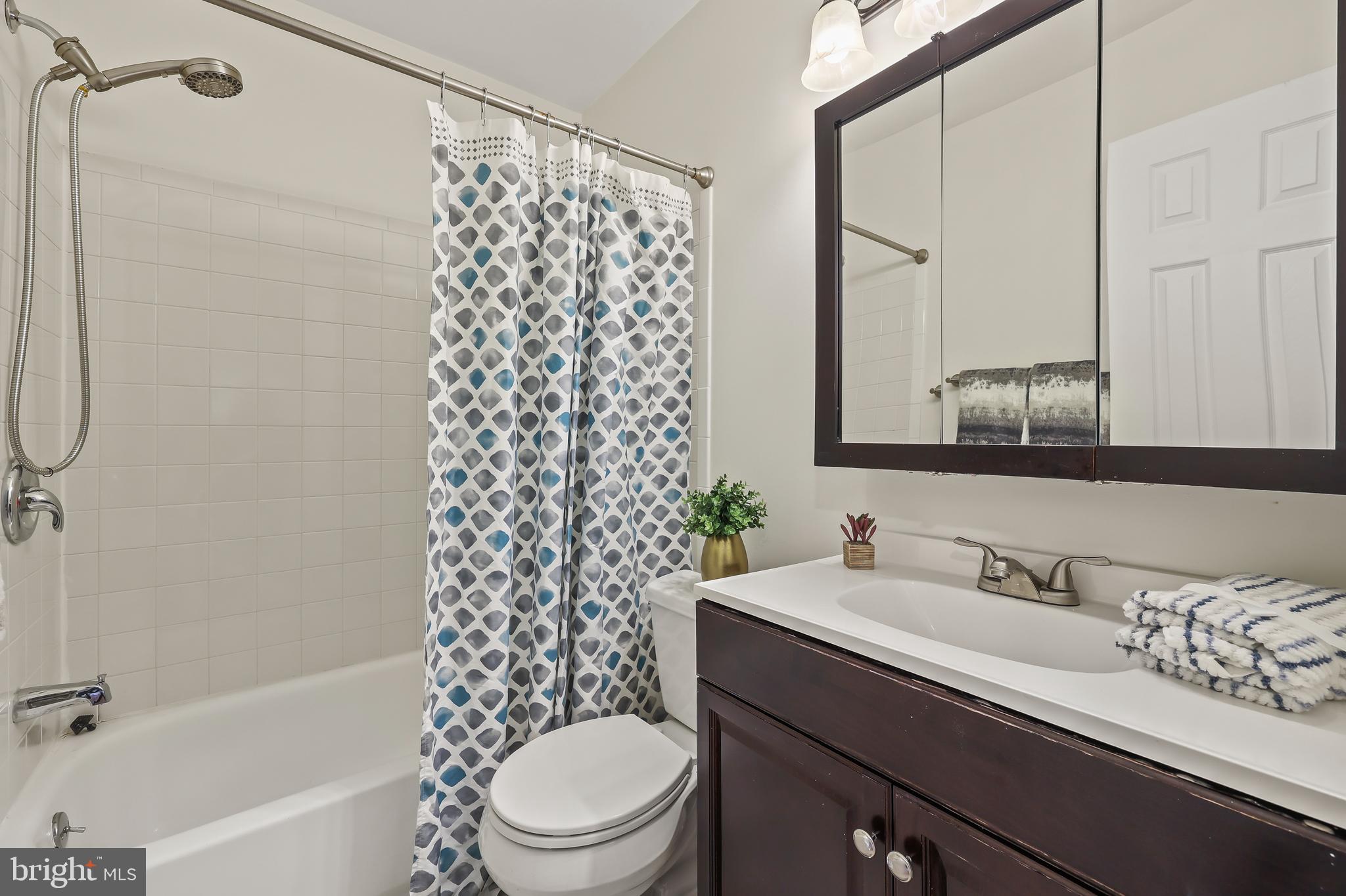 TERRACE TOWNHOUSES OF ANNANDALE - Residential