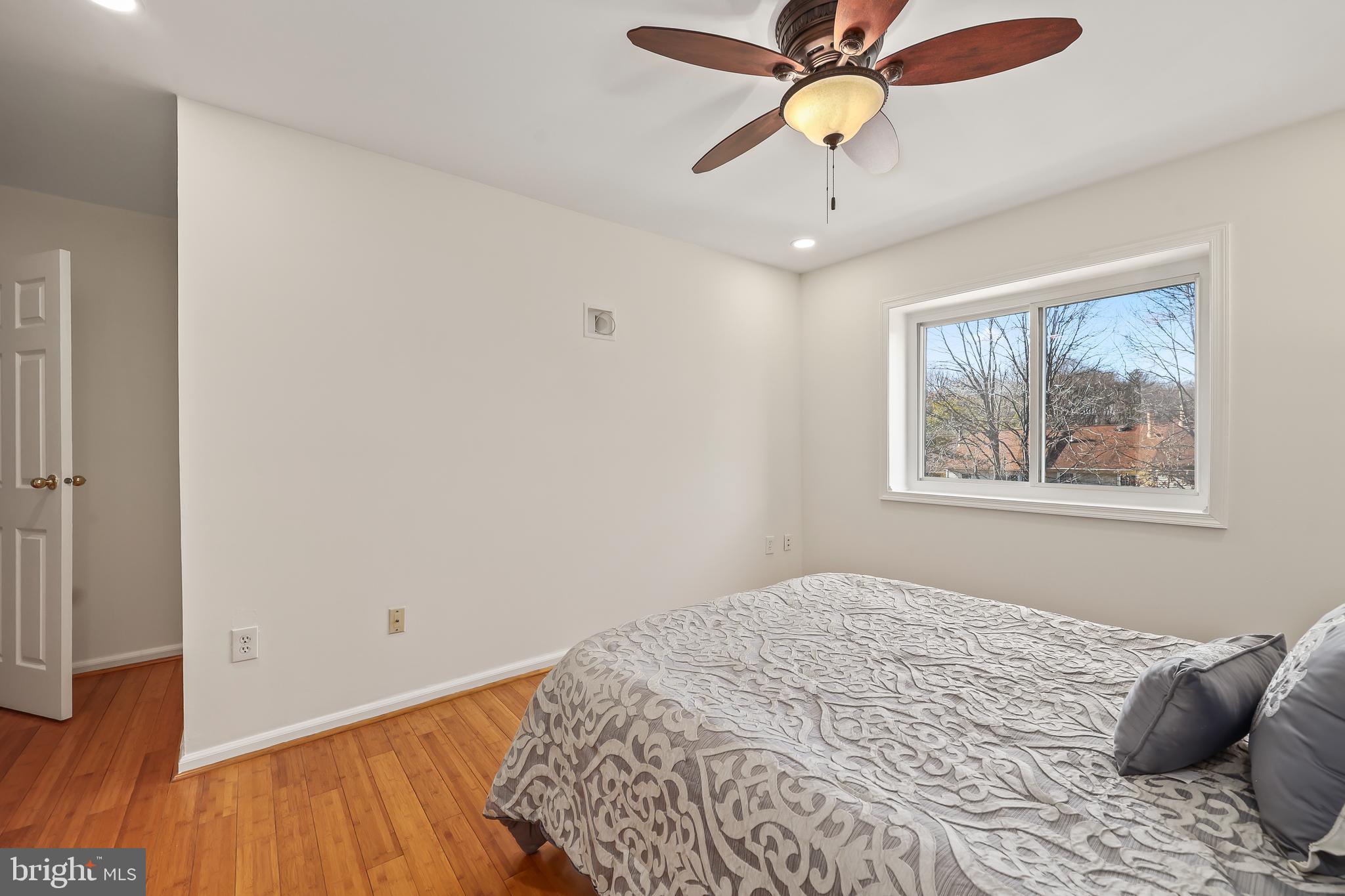 TERRACE TOWNHOUSES OF ANNANDALE - Residential