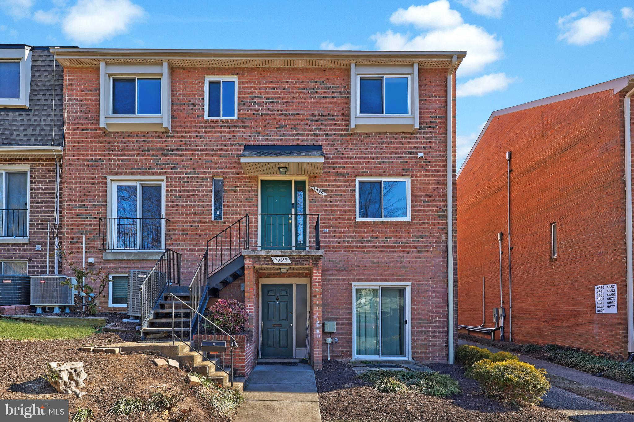 TERRACE TOWNHOUSES OF ANNANDALE - Residential