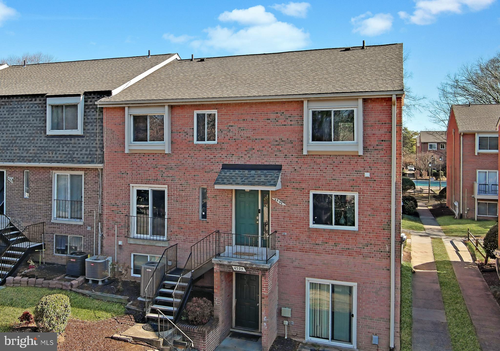 TERRACE TOWNHOUSES OF ANNANDALE - Residential