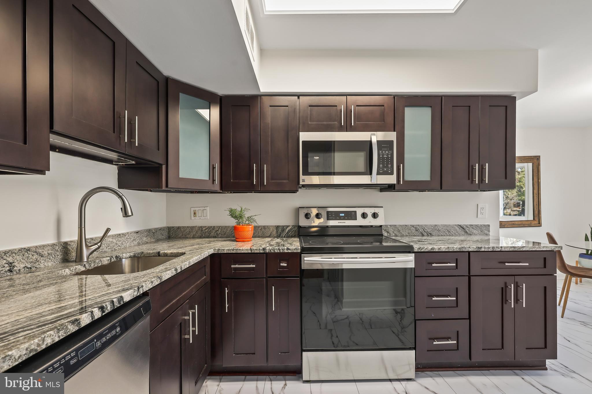 TERRACE TOWNHOUSES OF ANNANDALE - Residential