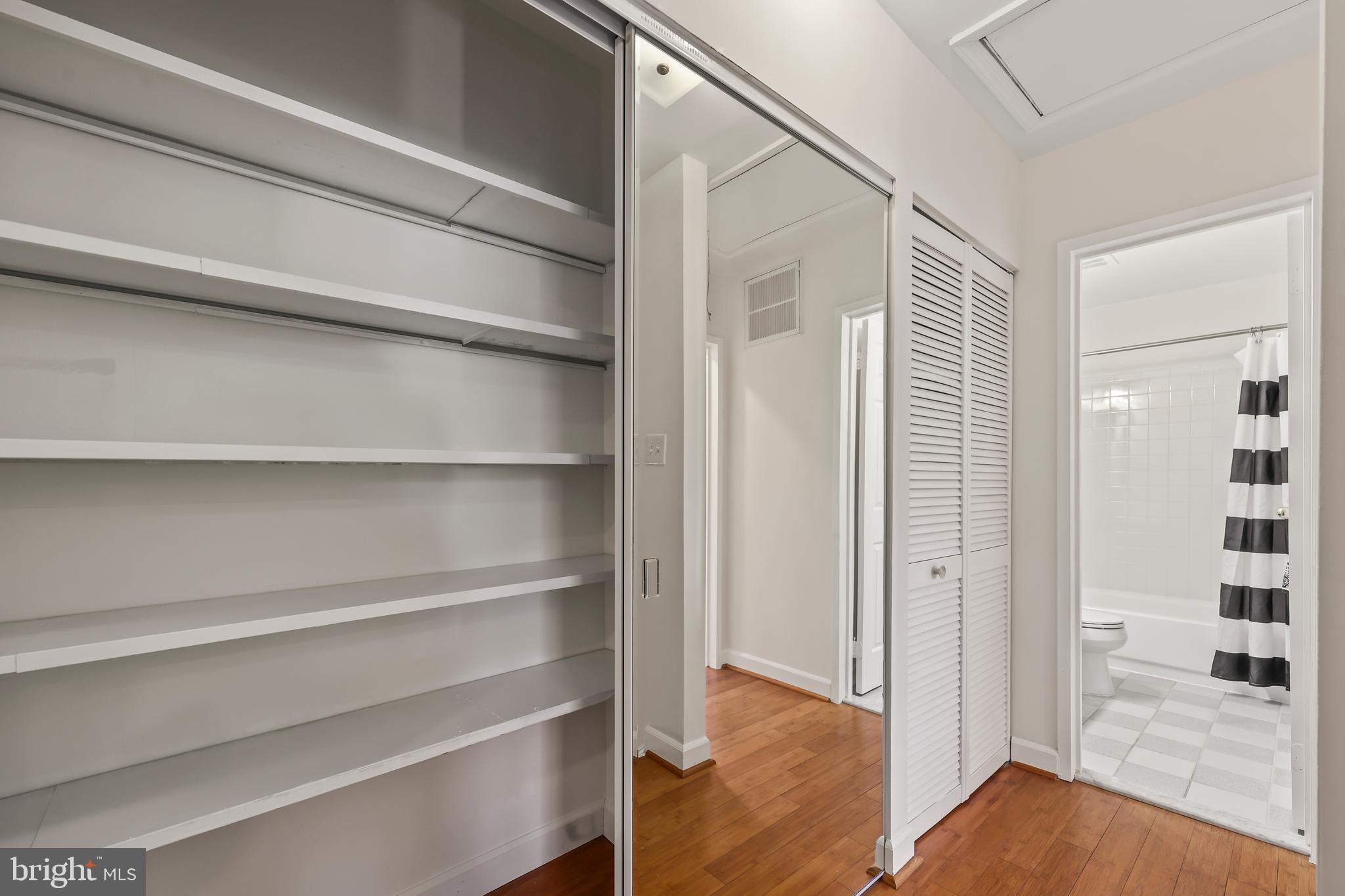 TERRACE TOWNHOUSES OF ANNANDALE - Residential