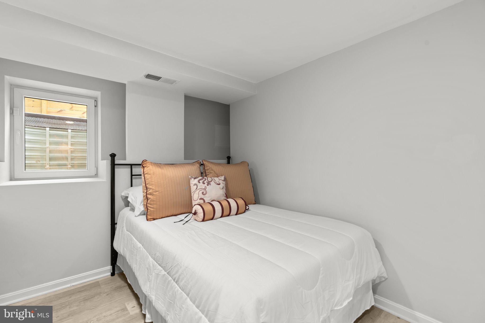 LOCUST HILL ESTATES - Residential