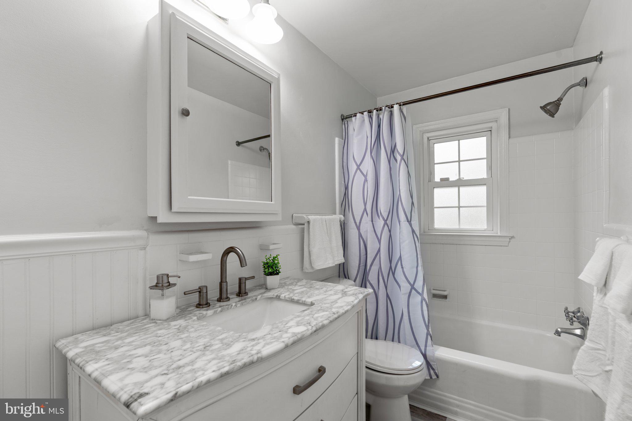 LOCUST HILL ESTATES - Residential