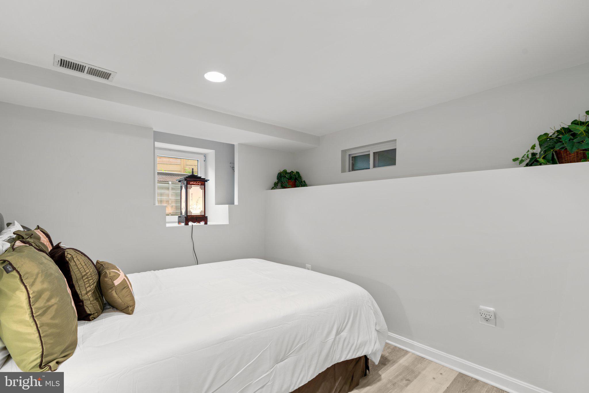 LOCUST HILL ESTATES - Residential