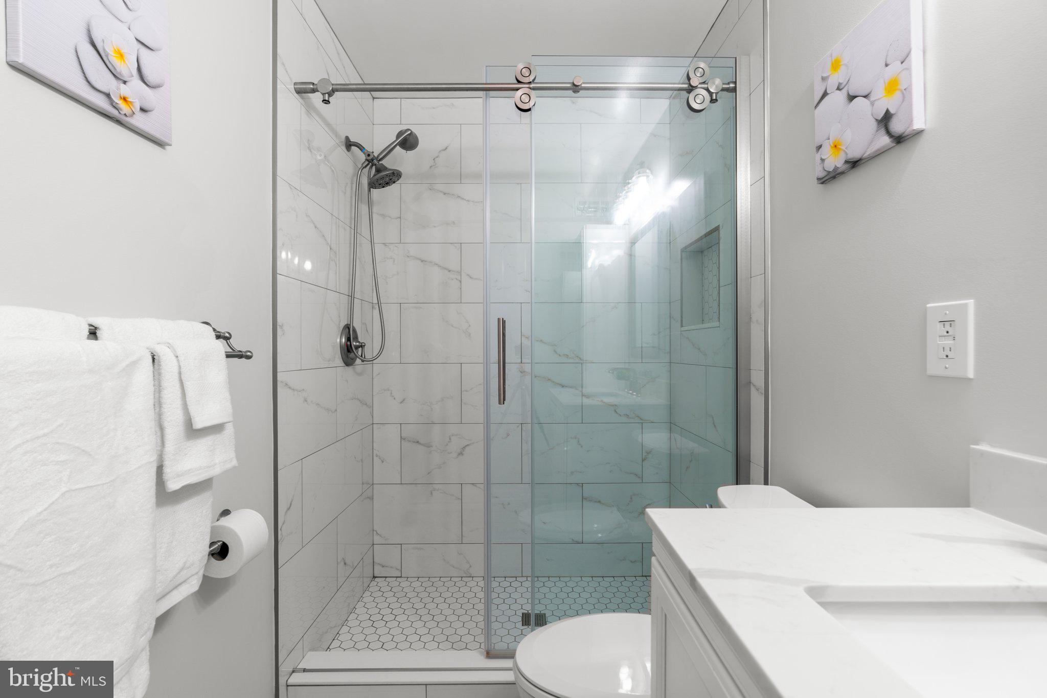 LOCUST HILL ESTATES - Residential