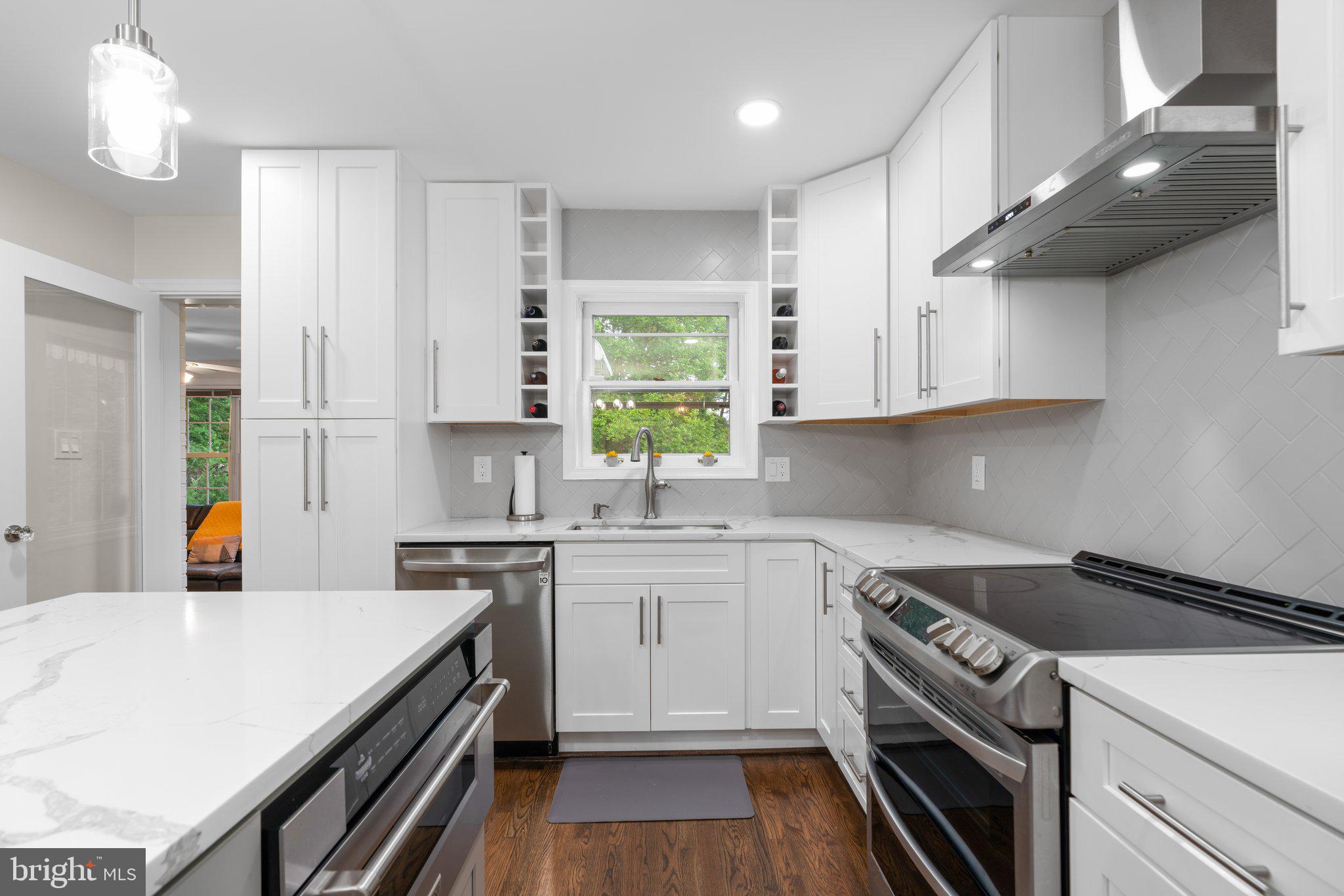 LOCUST HILL ESTATES - Residential