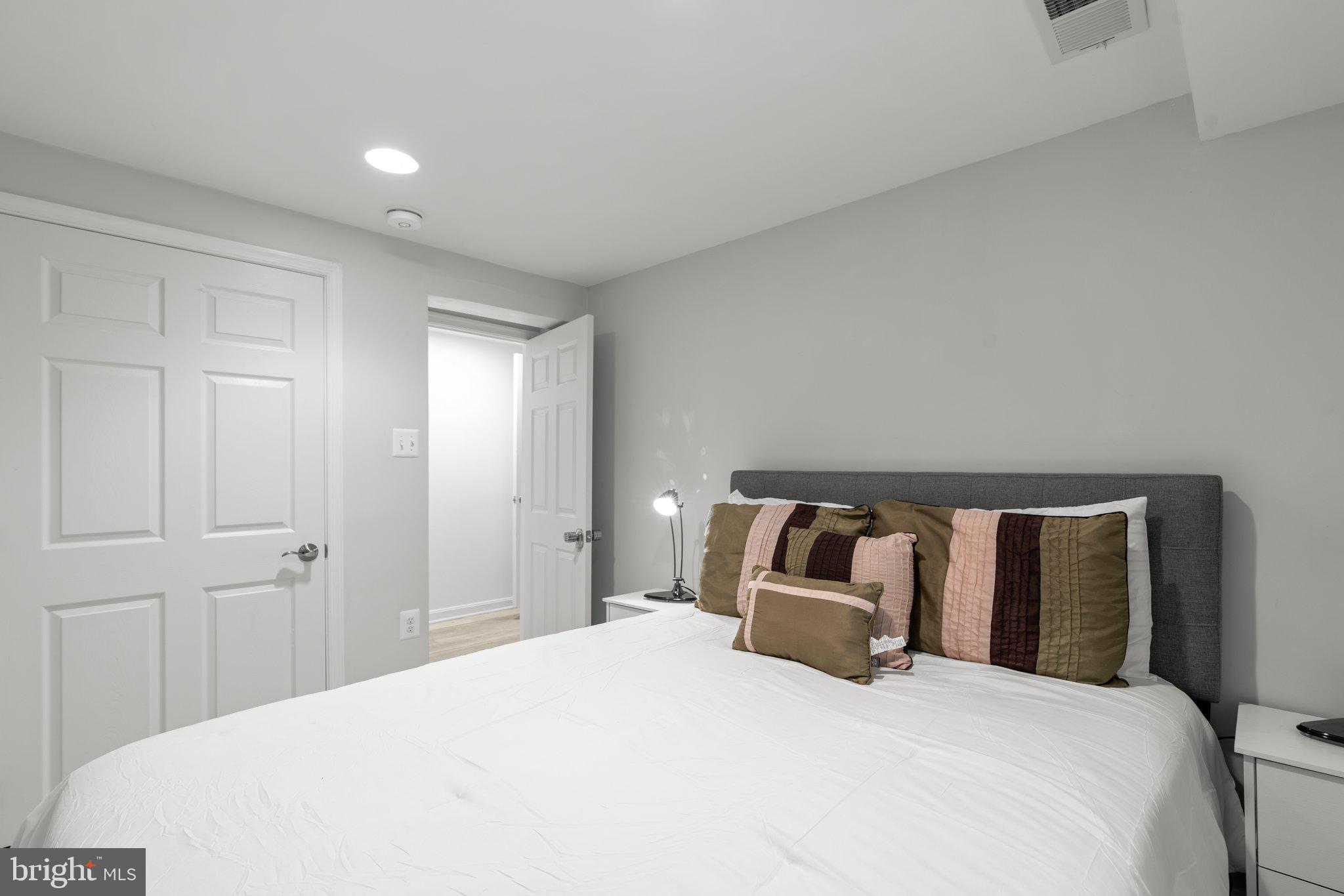 LOCUST HILL ESTATES - Residential