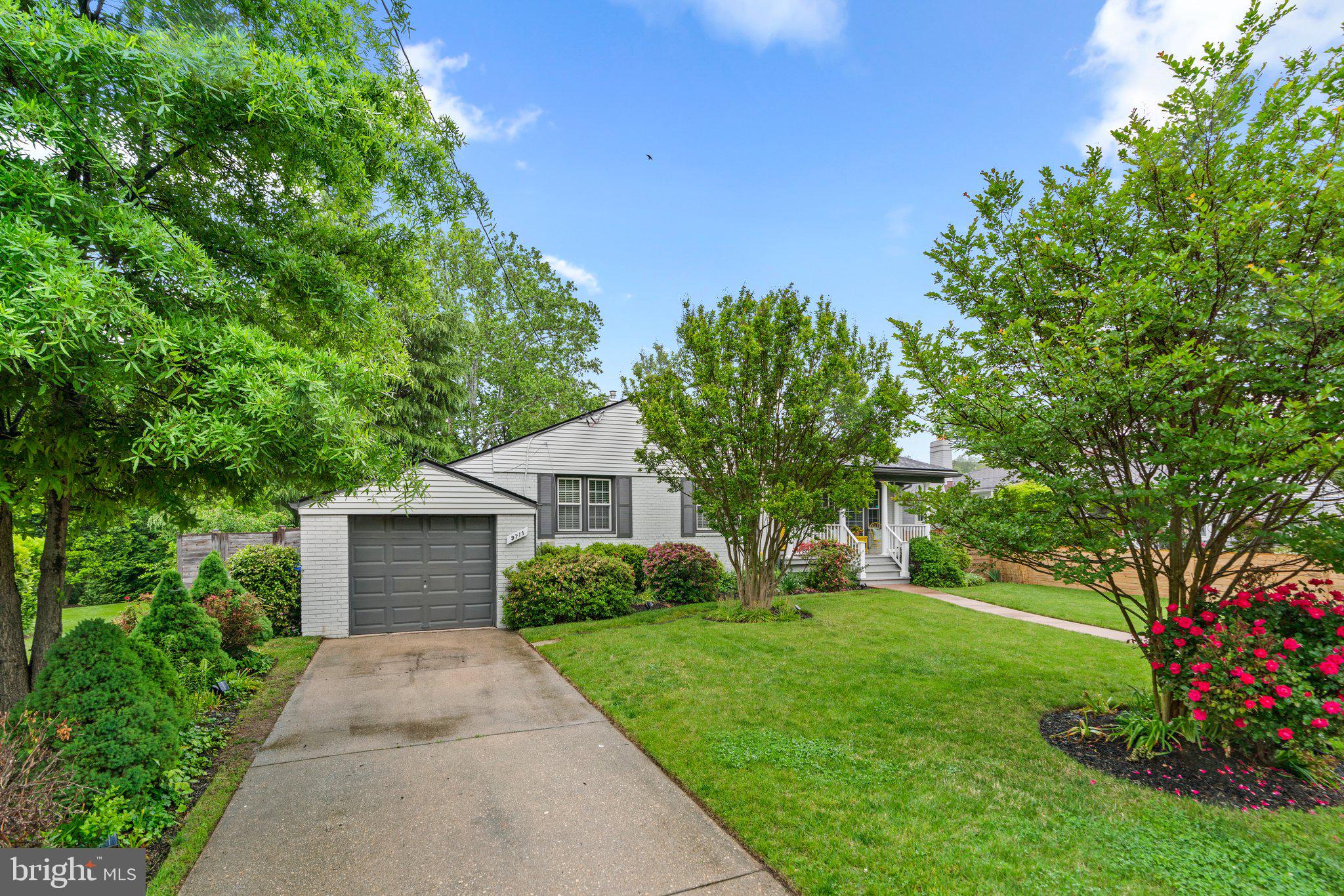 LOCUST HILL ESTATES - Residential