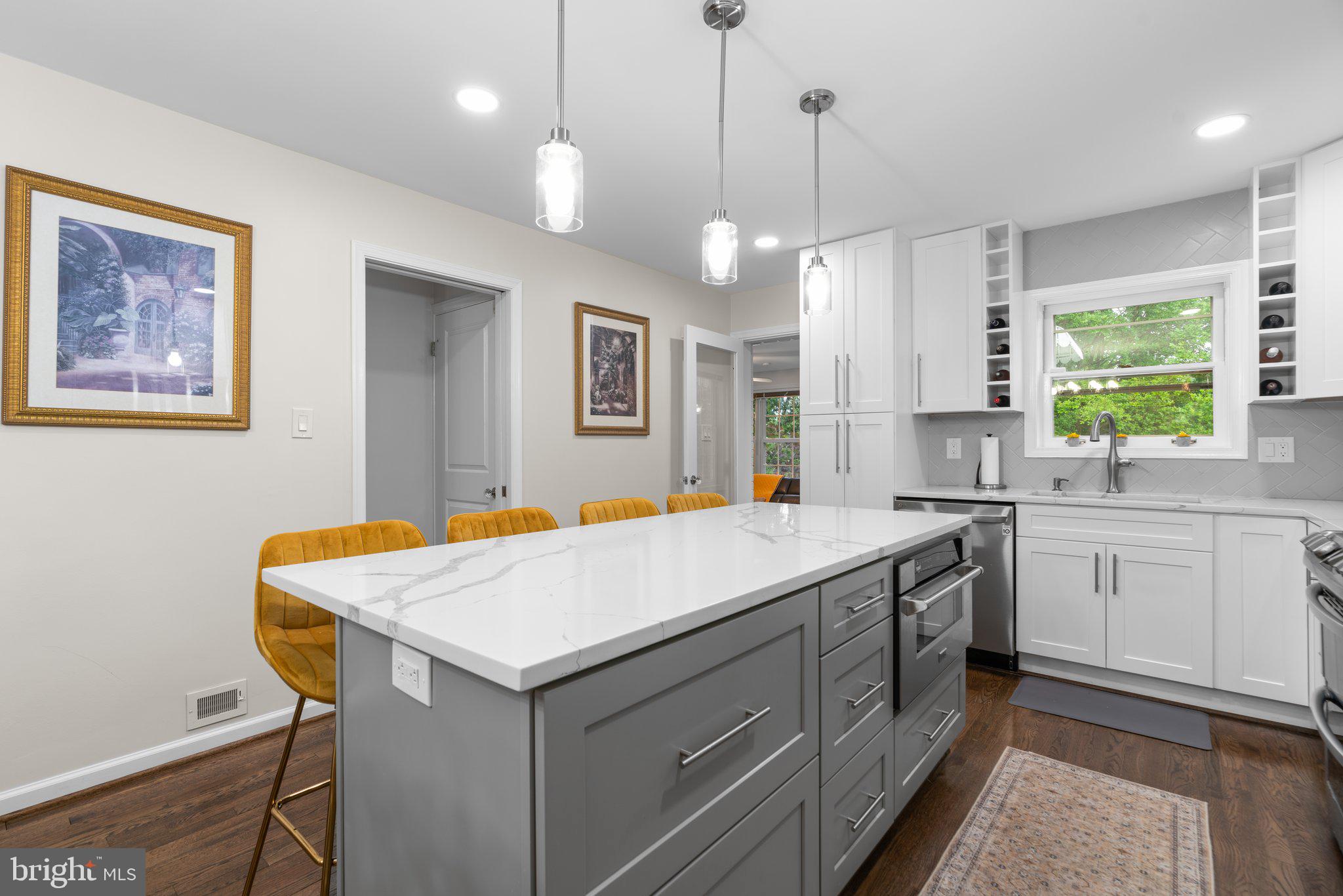 LOCUST HILL ESTATES - Residential