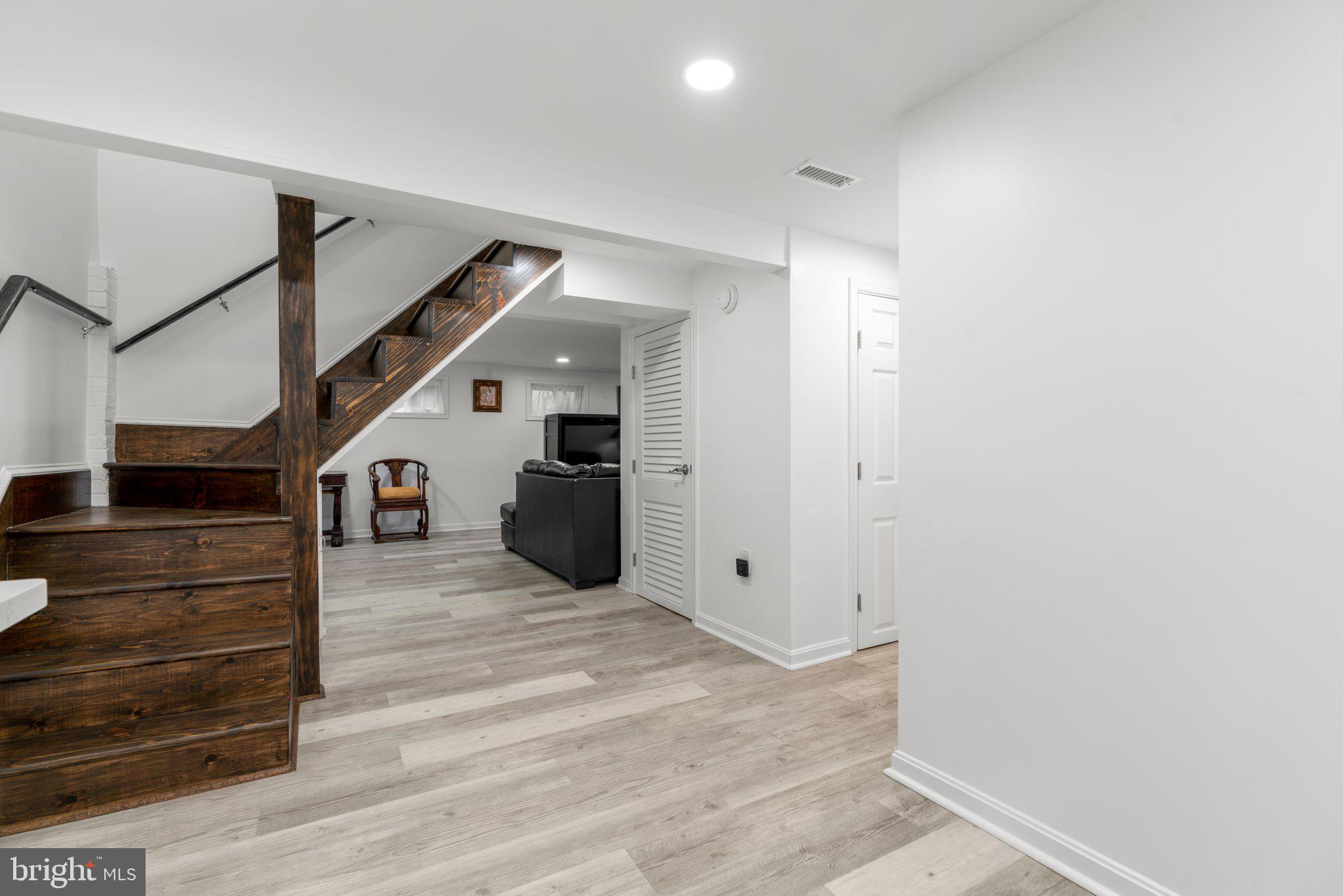 LOCUST HILL ESTATES - Residential