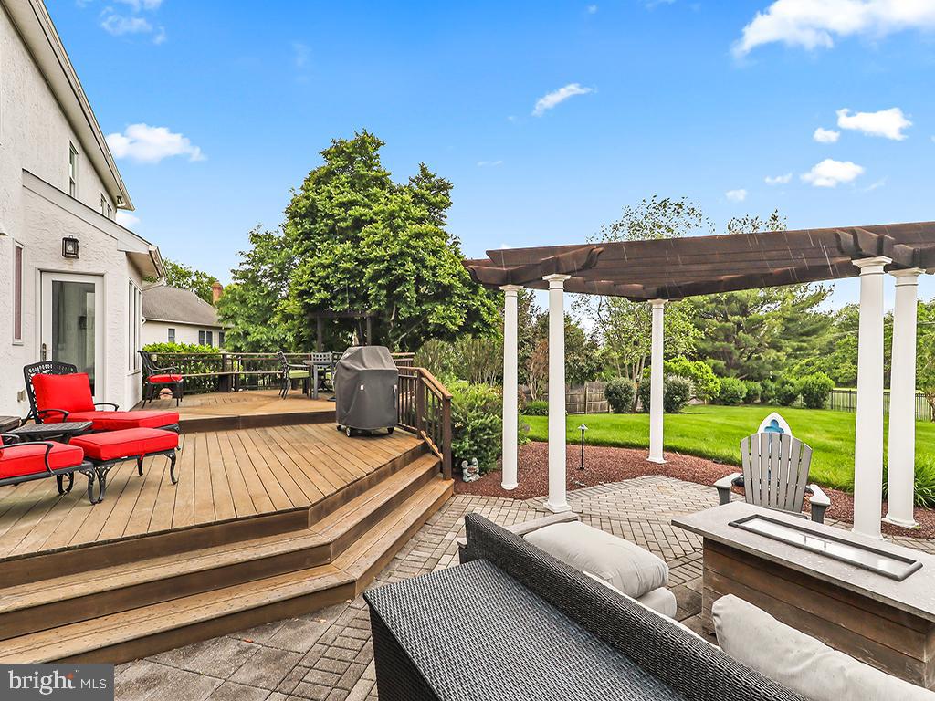 LAKEVIEW ESTS - Residential