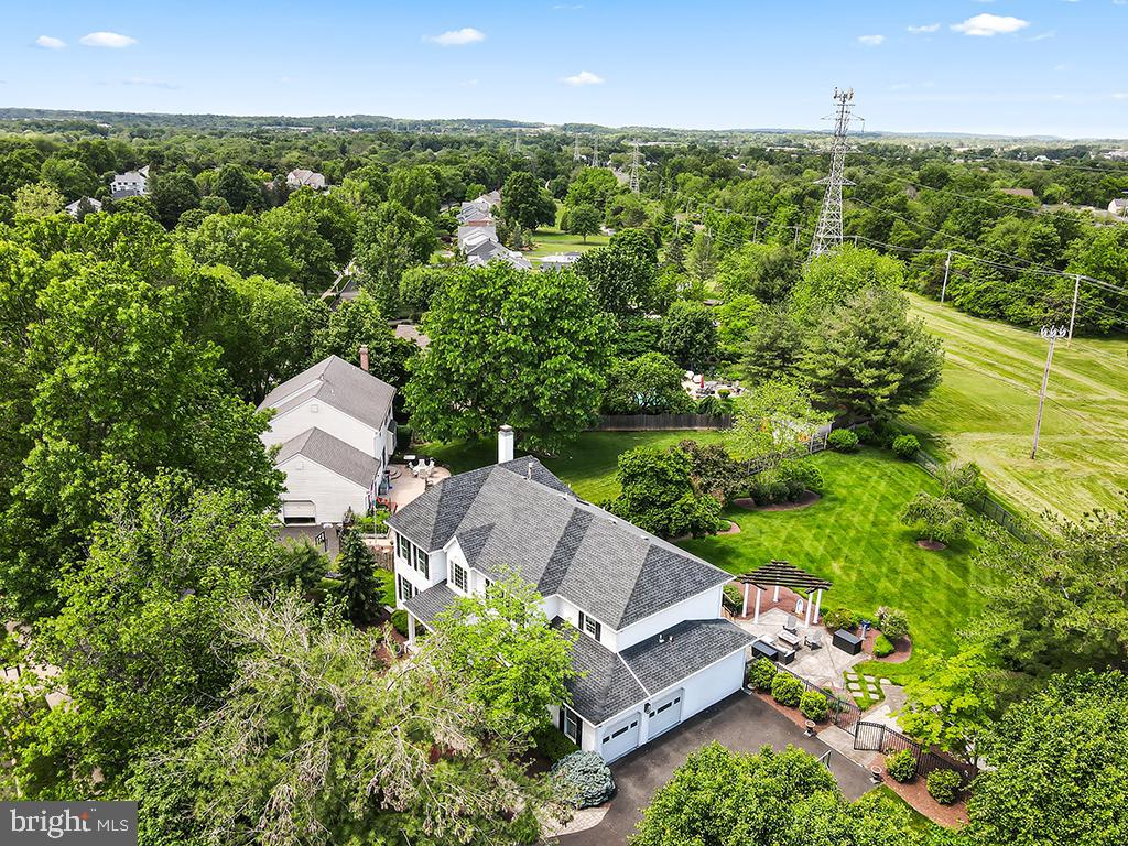 LAKEVIEW ESTS - Residential