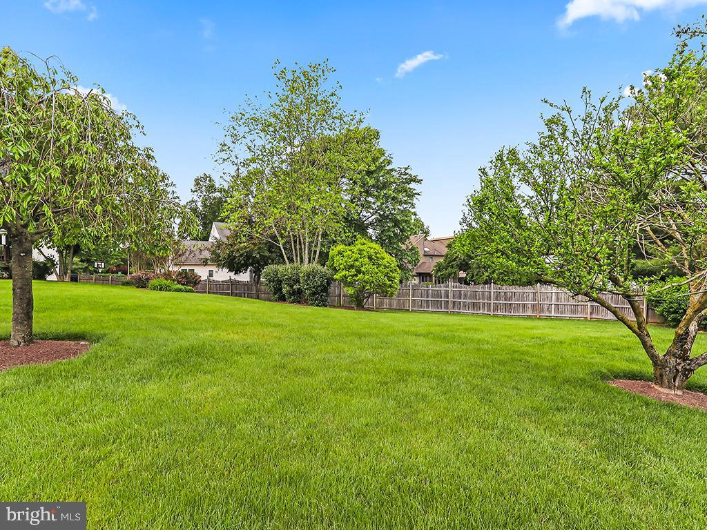 LAKEVIEW ESTS - Residential