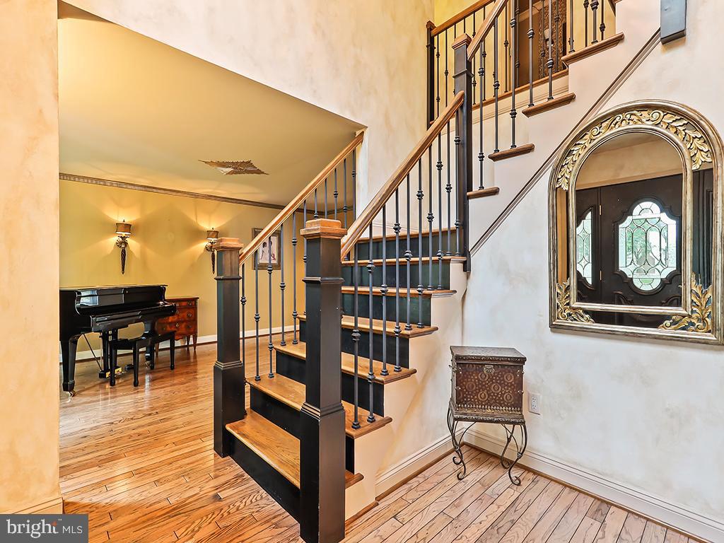 LAKEVIEW ESTS - Residential