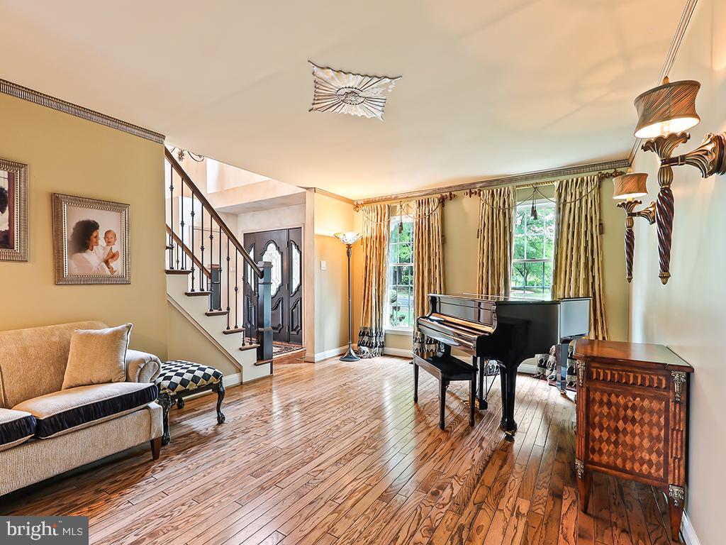 LAKEVIEW ESTS - Residential